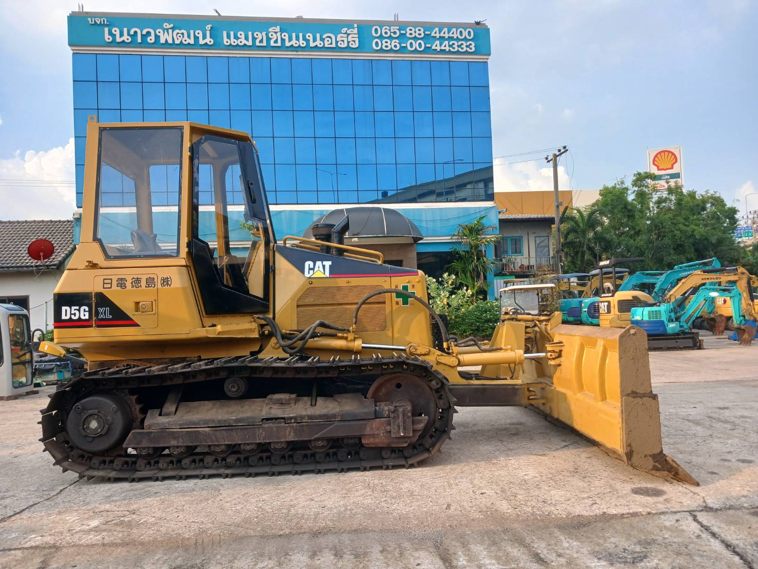 CAT D5G นำเข้าจากญี่ปุ่น สภาพพร้อมใช้งาน สนใจโทร. 089-0050007 คุณชญานิน หรือ Add LINE ID @sangenjp w
