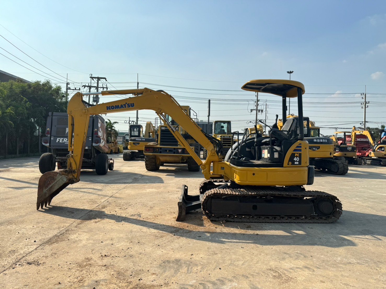 KOMATSU PC40MR-2 นำเข้าจากญี่ปุ่น สภาพพร้อมใช้งาน สนใจโทร. 089-0050007 คุณชญานิน หรือ Add LINE ID @s