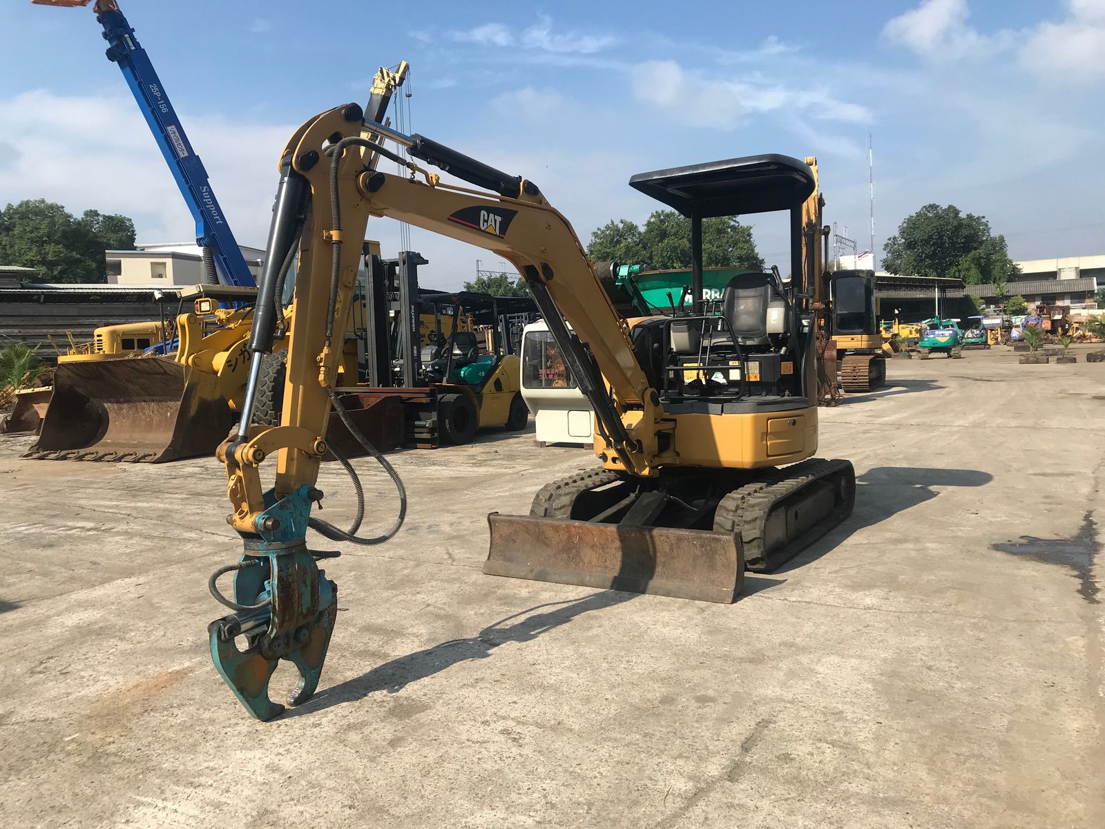 CAT303CCR นำเข้าจากญี่ปุ่น สภาพพร้อมใช้งาน สนใจโทร. 089-0050007 คุณชญานิน หรือ Add LINE ID @sangenjp