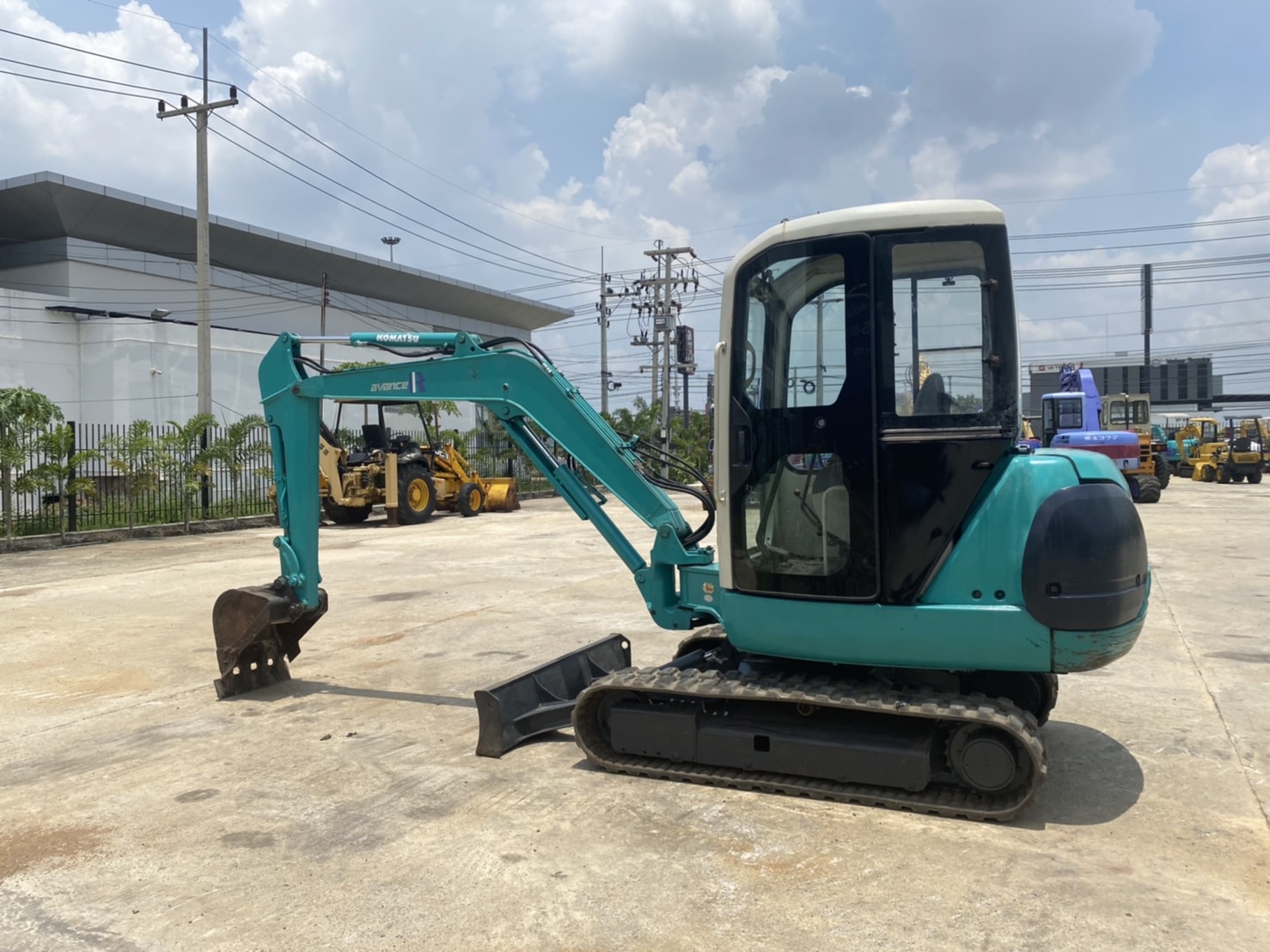 Komatsu PC35R-8 นำเข้าจากญี่ปุ่น สภาพพร้อมใช้งาน Komatsu PC35R-8 นำเข้าจากญี่ปุ่น สภาพพร้อมใช้งาน