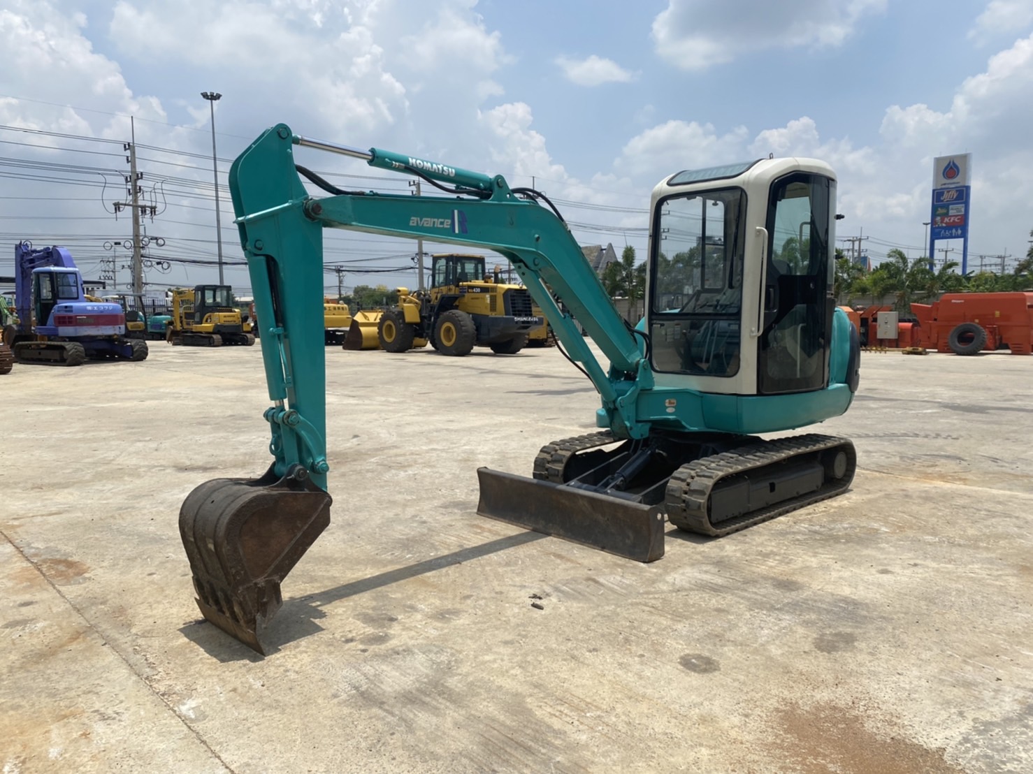 Komatsu PC35R-8 นำเข้าจากญี่ปุ่น สภาพพร้อมใช้งาน Komatsu PC35R-8 นำเข้าจากญี่ปุ่น สภาพพร้อมใช้งาน
