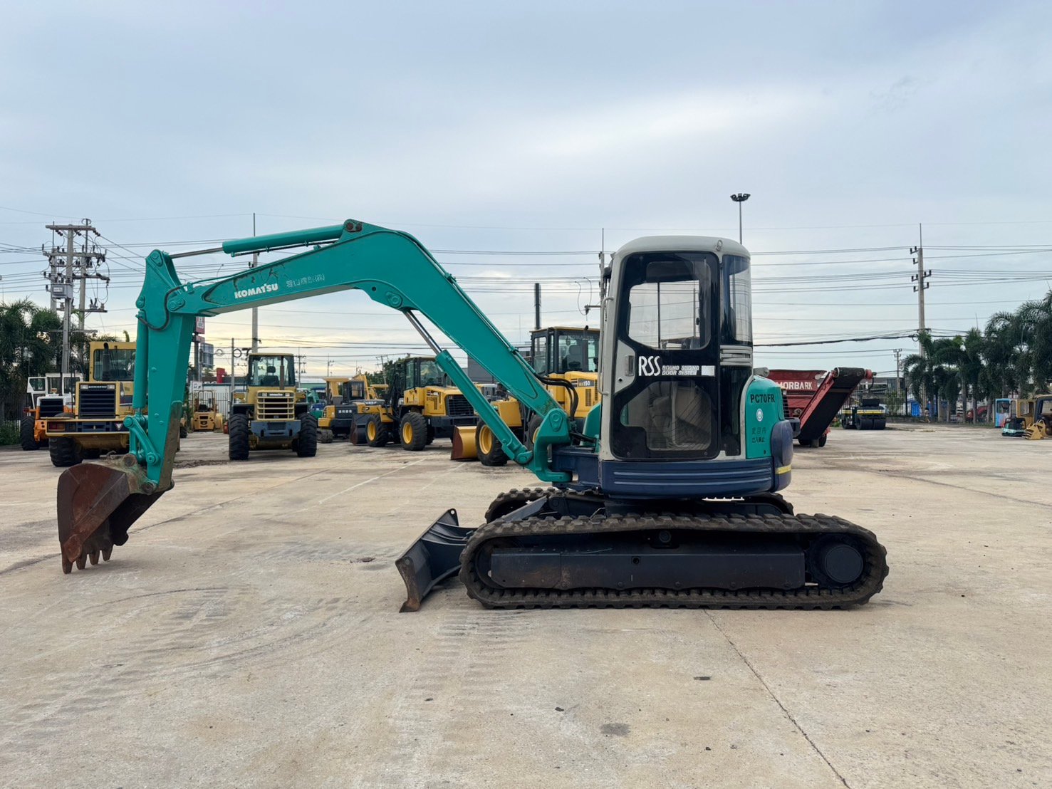 KOMATSU PC70FR-1 นำเข้าจากญี่ปุ่น สภาพพร้อมใช้งาน สนใจโทร. 089-0050007 คุณชญานิน หรือ Add LINE ID @s