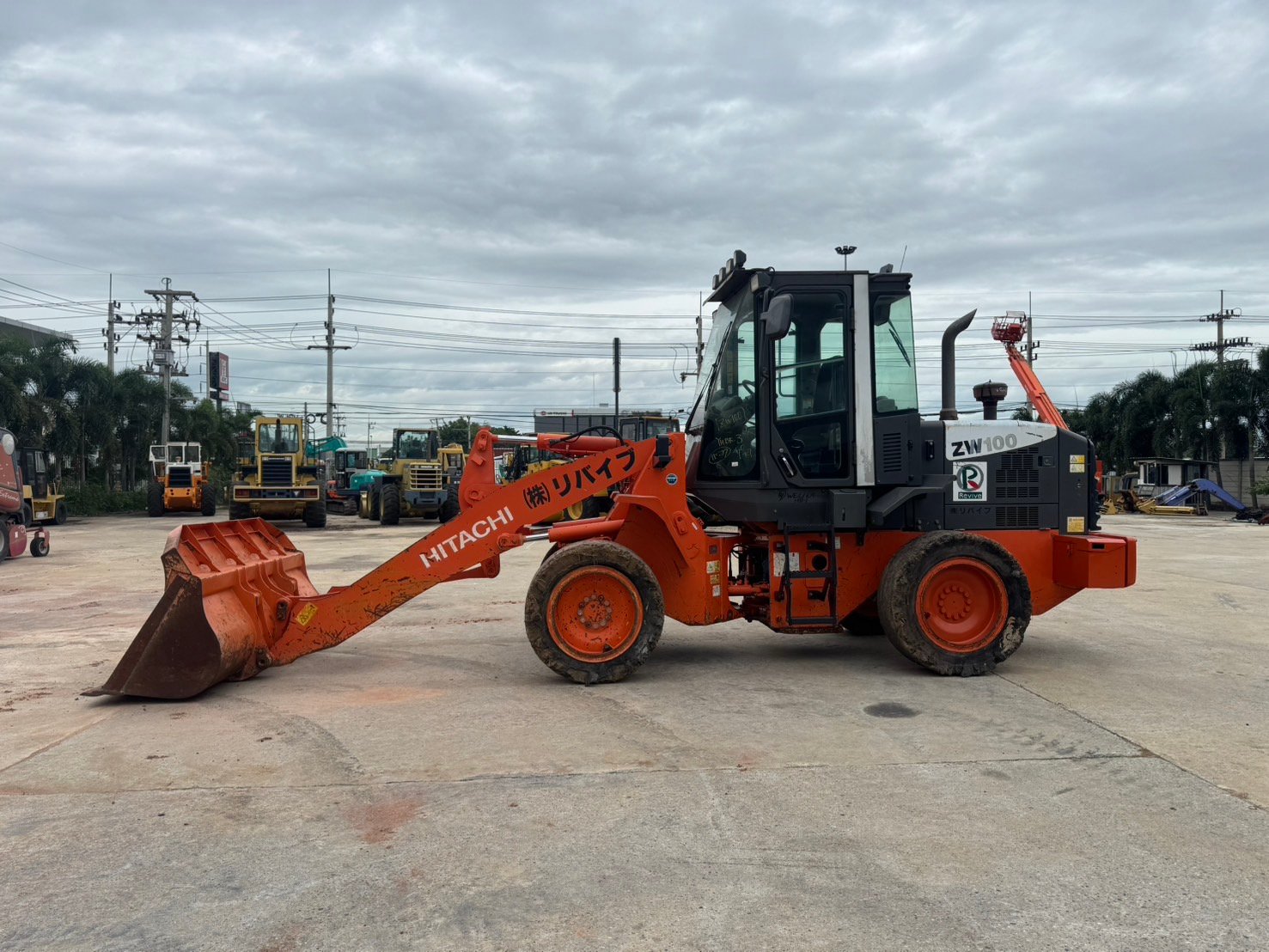 HITACHI ZW100 นำเข้าจากญี่ปุ่น สภาพพร้อมใช้งาน สนใจโทร. 089-0050007 คุณชญานิน หรือ Add LINE ID @sang HITACHI ZW100 นำเข้าจากญี่ปุ่น สภาพพร้อมใช้งาน สนใจโทร. 089-0050007 คุณชญานิน หรือ Add LINE ID @sang