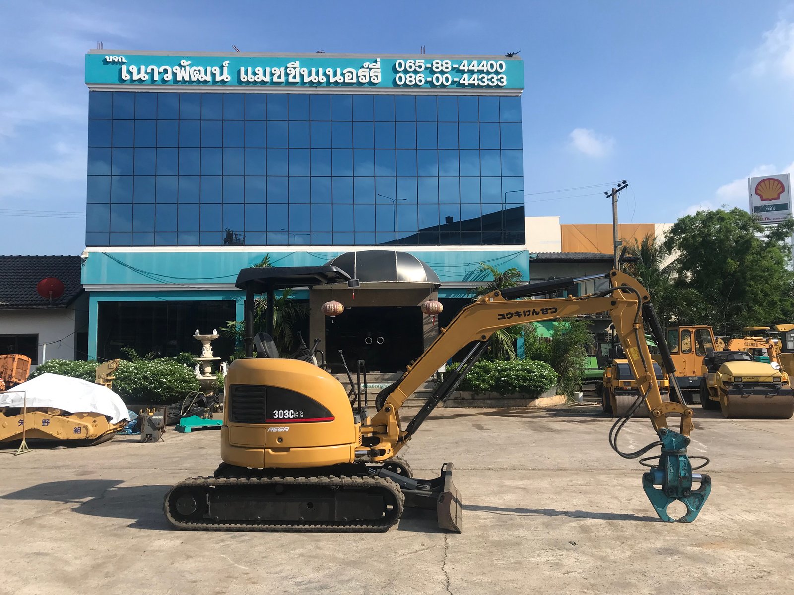 CAT303CCR นำเข้าจากญี่ปุ่น สภาพพร้อมใช้งาน สนใจโทร. 089-0050007 คุณชญานิน หรือ Add LINE ID @sangenjp