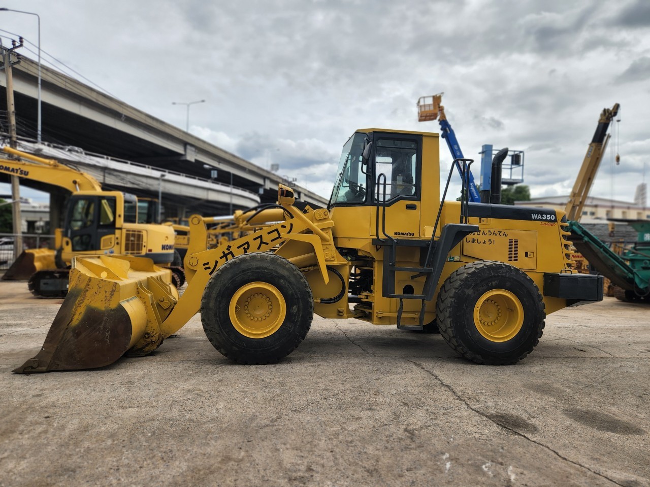 KOMATSU WA350-3 นำเข้าจากญี่ปุ่น สภาพพร้อมใช้งาน สนใจโทร. 089-0050007 คุณชญานิน หรือ Add LINE ID @sa