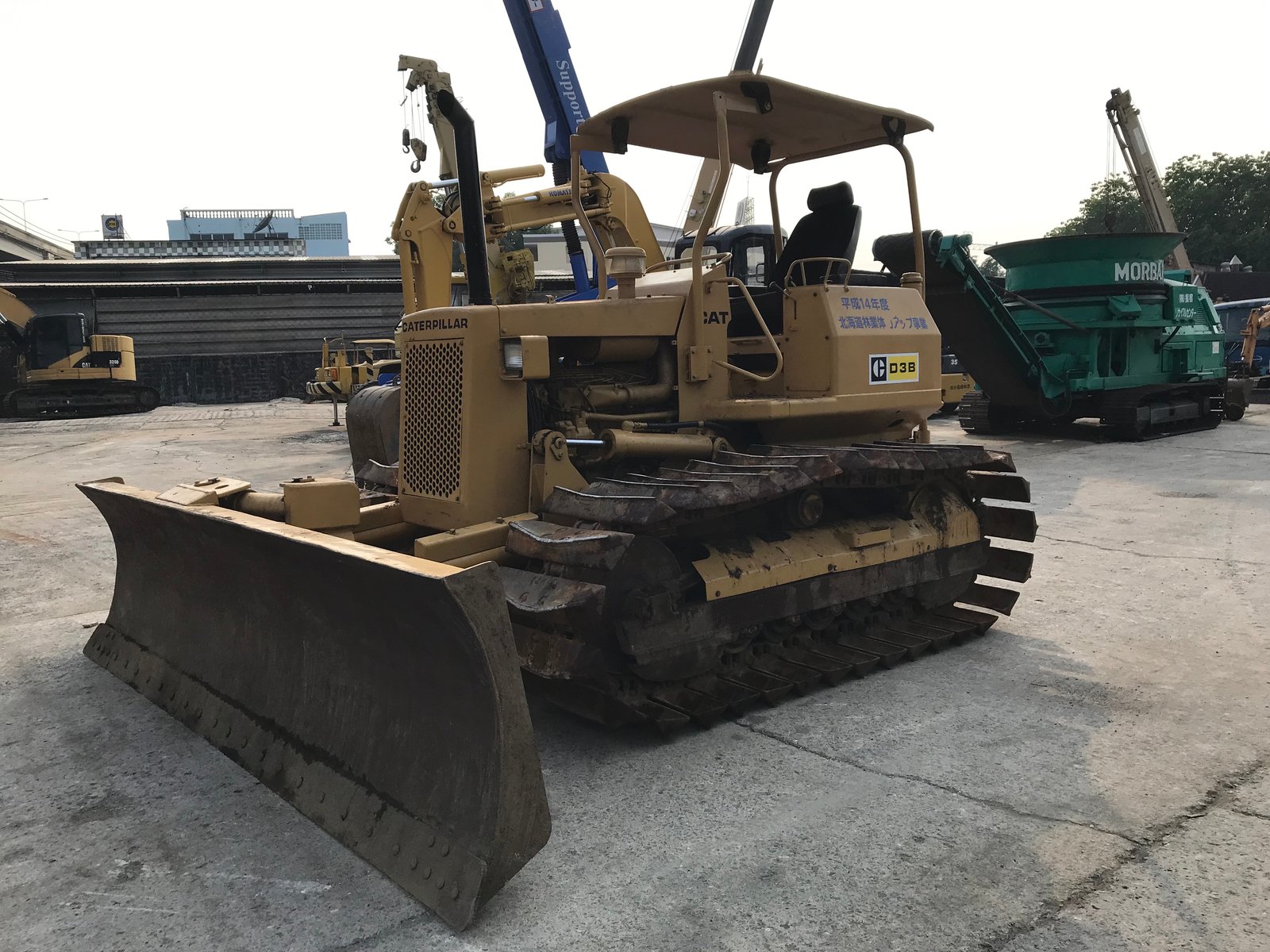 CAT D3B นำเข้าจากญี่ปุ่น สภาพพร้อมใช้งาน LINE ID @sangenjp www.sangenjp.com www.nmc99.com