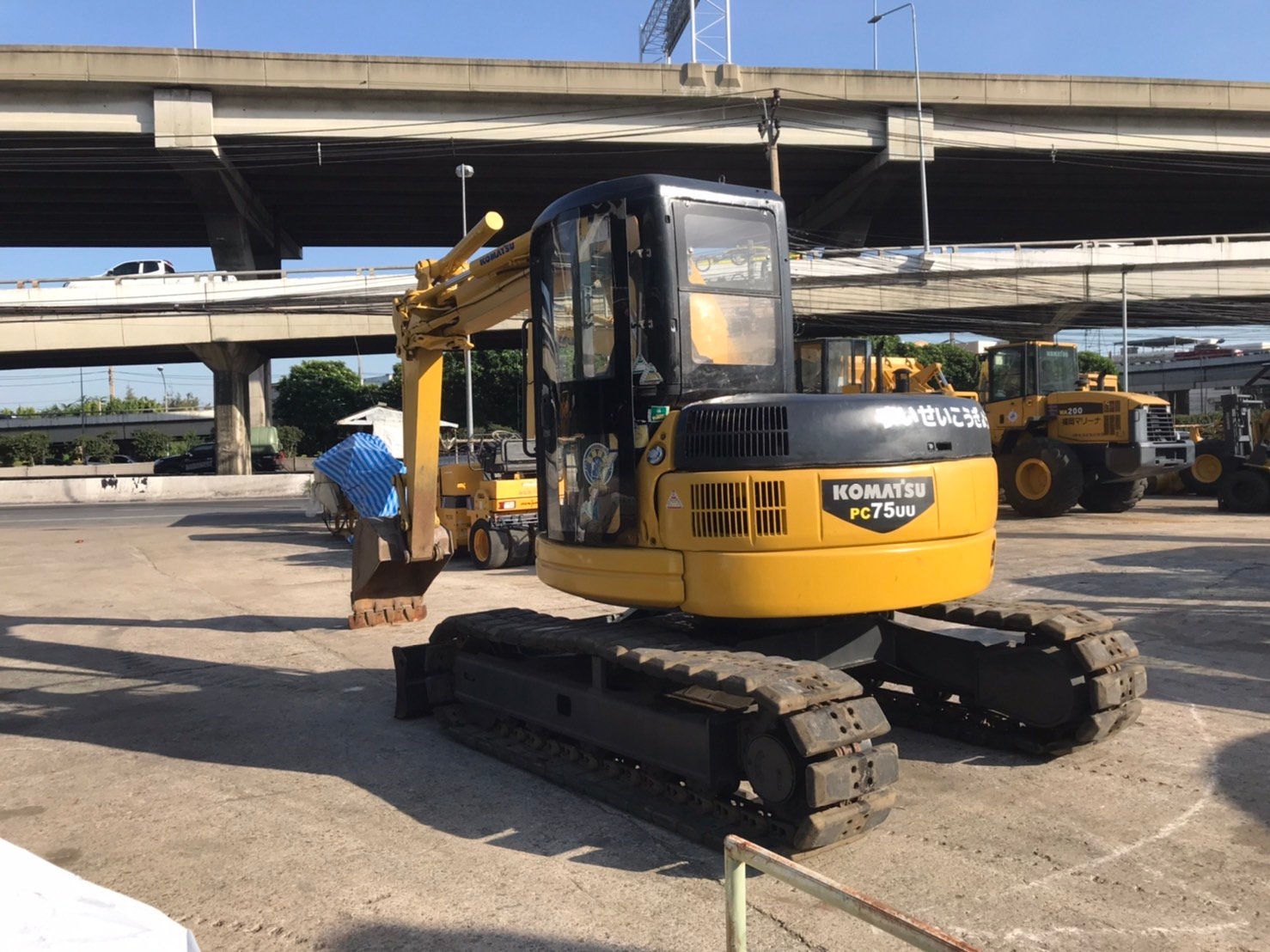 KOMATSU PC75UU-2 นำเข้าจากญี่ปุ่น สภาพพร้อมใช้งาน สนใจโทร. 089-0050007 คุณชญานิน หรือ Add LINE ID @s KOMATSU PC75UU-2 นำเข้าจากญี่ปุ่น สภาพพร้อมใช้งาน สนใจโทร. 089-0050007 คุณชญานิน หรือ Add LINE ID @s