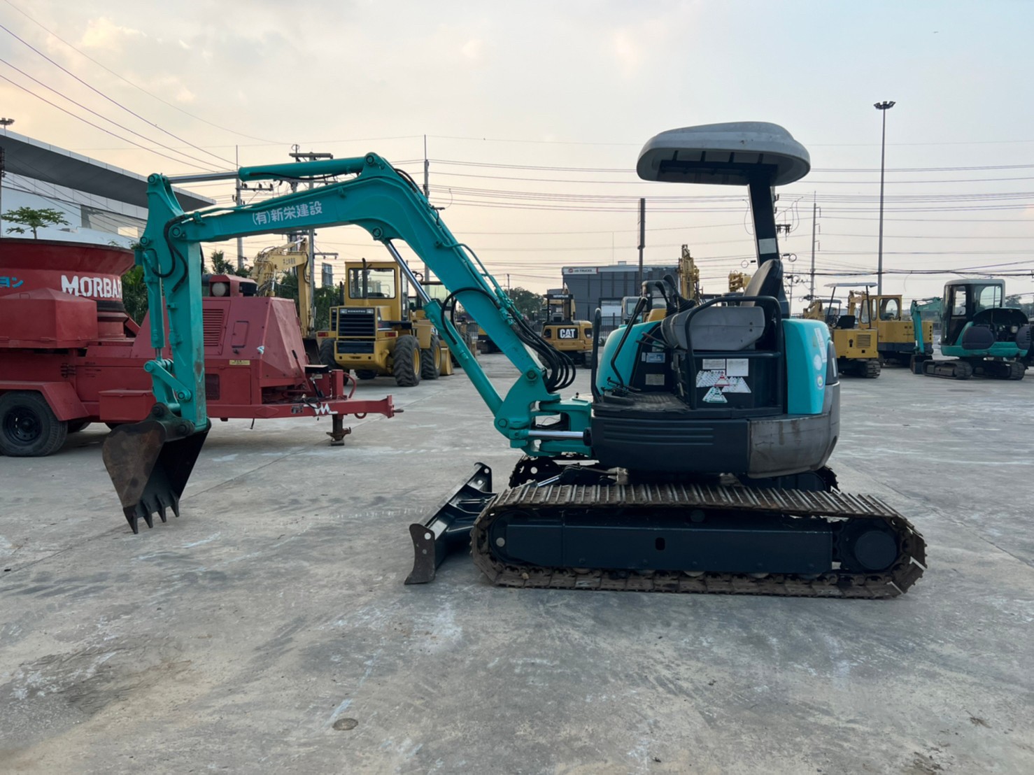 KOBELCO SK040SR นำเข้าจากญี่ปุ่น สภาพพร้อมใช้งาน KOBELCO SK040SR นำเข้าจากญี่ปุ่น สภาพพร้อมใช้งาน