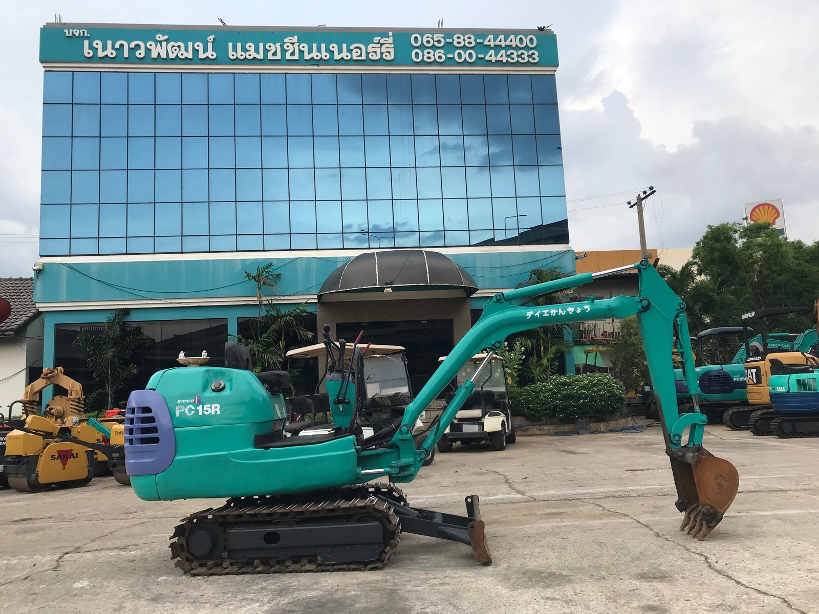 KOMATSU PC15R-8 นำเข้าจากญี่ปุ่น สภาพพร้อมใช้งาน สนใจโทร. 089-0050007 คุณชญานิน หรือ Add LINE ID @sa