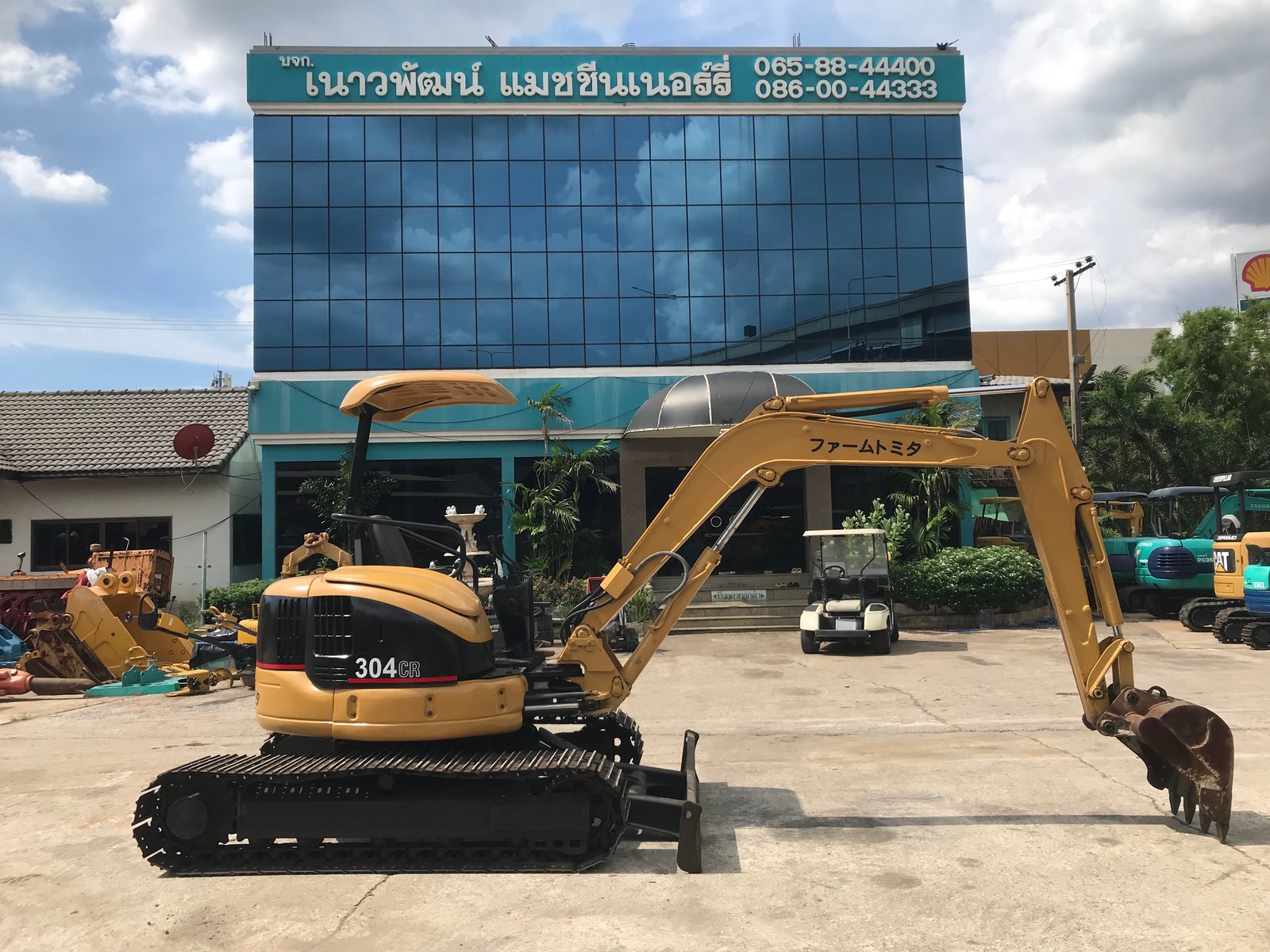 CAT304CR นำเข้าจากญี่ปุ่น สภาพพร้อมใช้งาน สนใจโทร. 089-0050007 คุณชญานิน หรือ Add LINE ID @sangenjp 