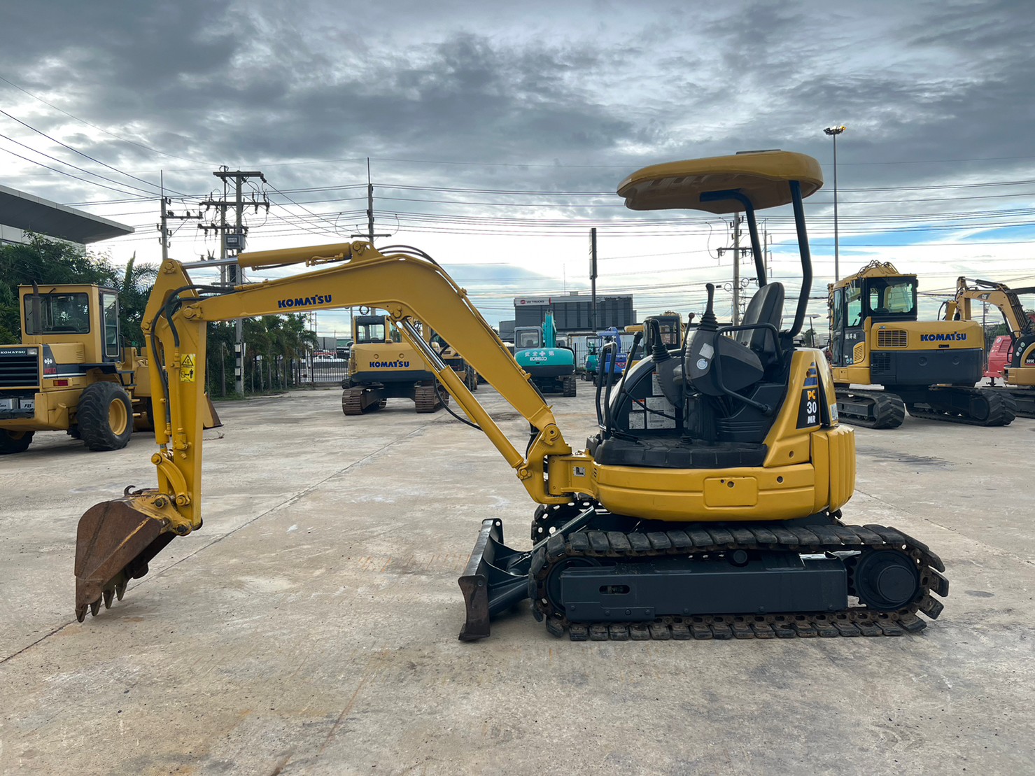 Komatsu PC30MR-1 นำเข้าจากญี่ปุ่น สภาพพร้อมใช้งาน ID Line:@sangenjp   www.sangenjp.com www.nmc99.com