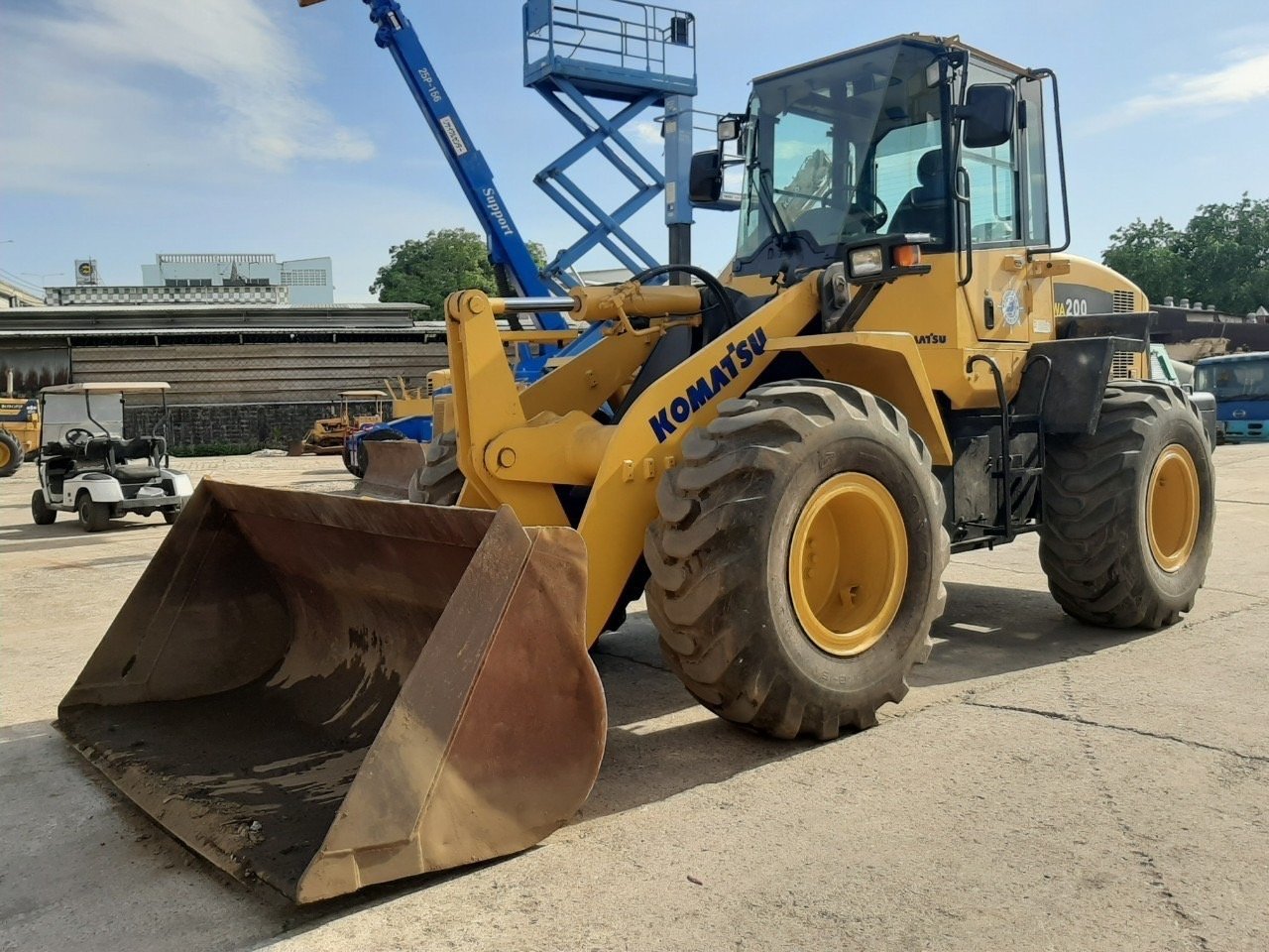 KOMATSU WA200-6 นำเข้าจากญี่ปุ่น สภาพพร้อมใช้งาน สนใจโทร. 089-0050007 คุณชญานิน หรือ Add LINE ID @sa
