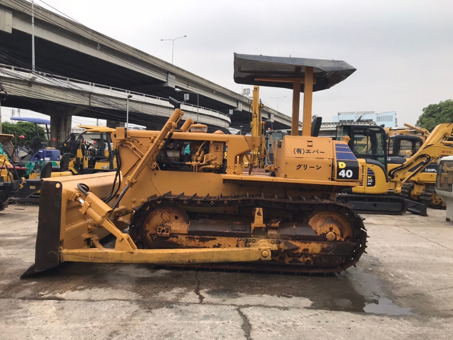 KOMATSU D40 นำเข้าจากญี่ปุ่น สภาพพร้อมใช้งาน สนใจโทร. 089-0050007 คุณชญานิน หรือ Add LINE ID @sangen KOMATSU D40 นำเข้าจากญี่ปุ่น สภาพพร้อมใช้งาน สนใจโทร. 089-0050007 คุณชญานิน หรือ Add LINE ID @sangen
