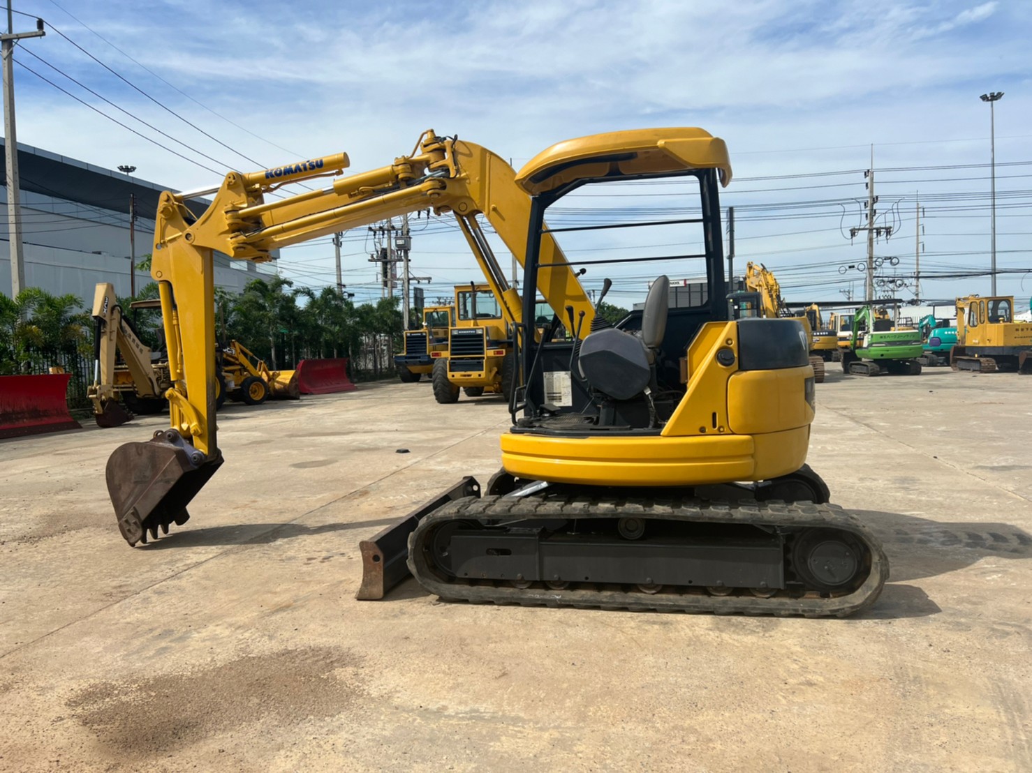 KOMATSU PC50UU-2  นำเข้าจากญี่ปุ่น สภาพพร้อมใช้งาน LINE ID @sangenjp www.sangenjp.com www.nmc99.com