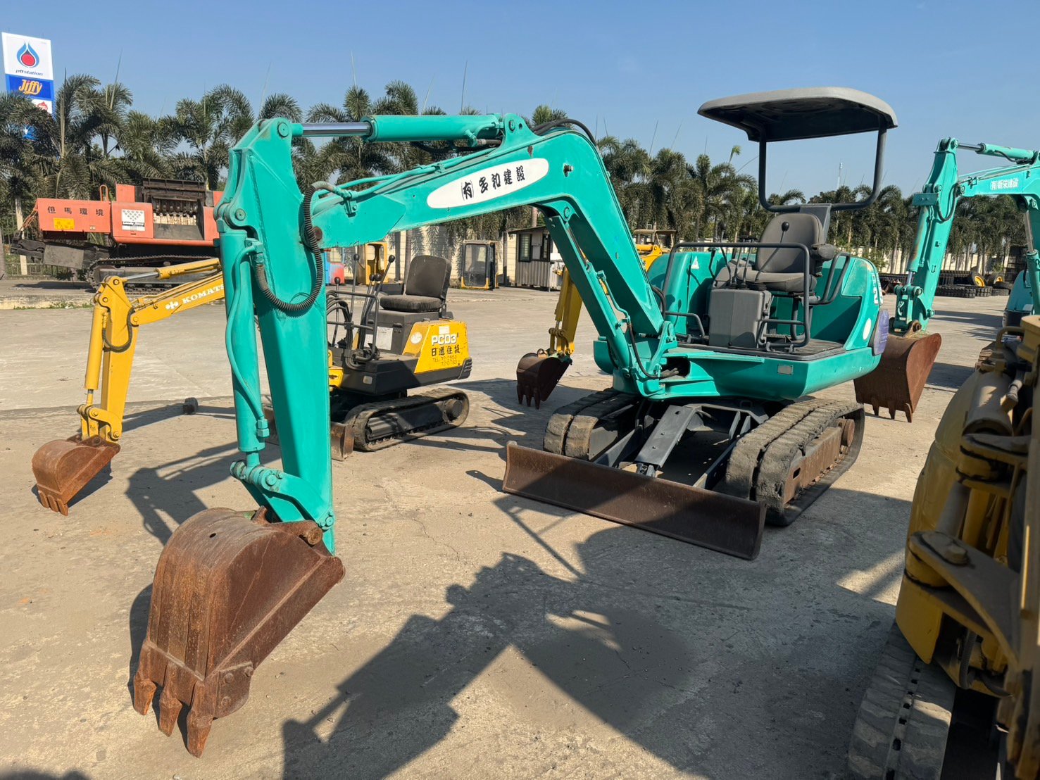 KOMATSU PC25 นำเข้าจากญี่ปุ่น สภาพพร้อมใช้งาน สนใจโทร. 089-0050007 คุณชญานิน หรือ Add LINE ID @sange