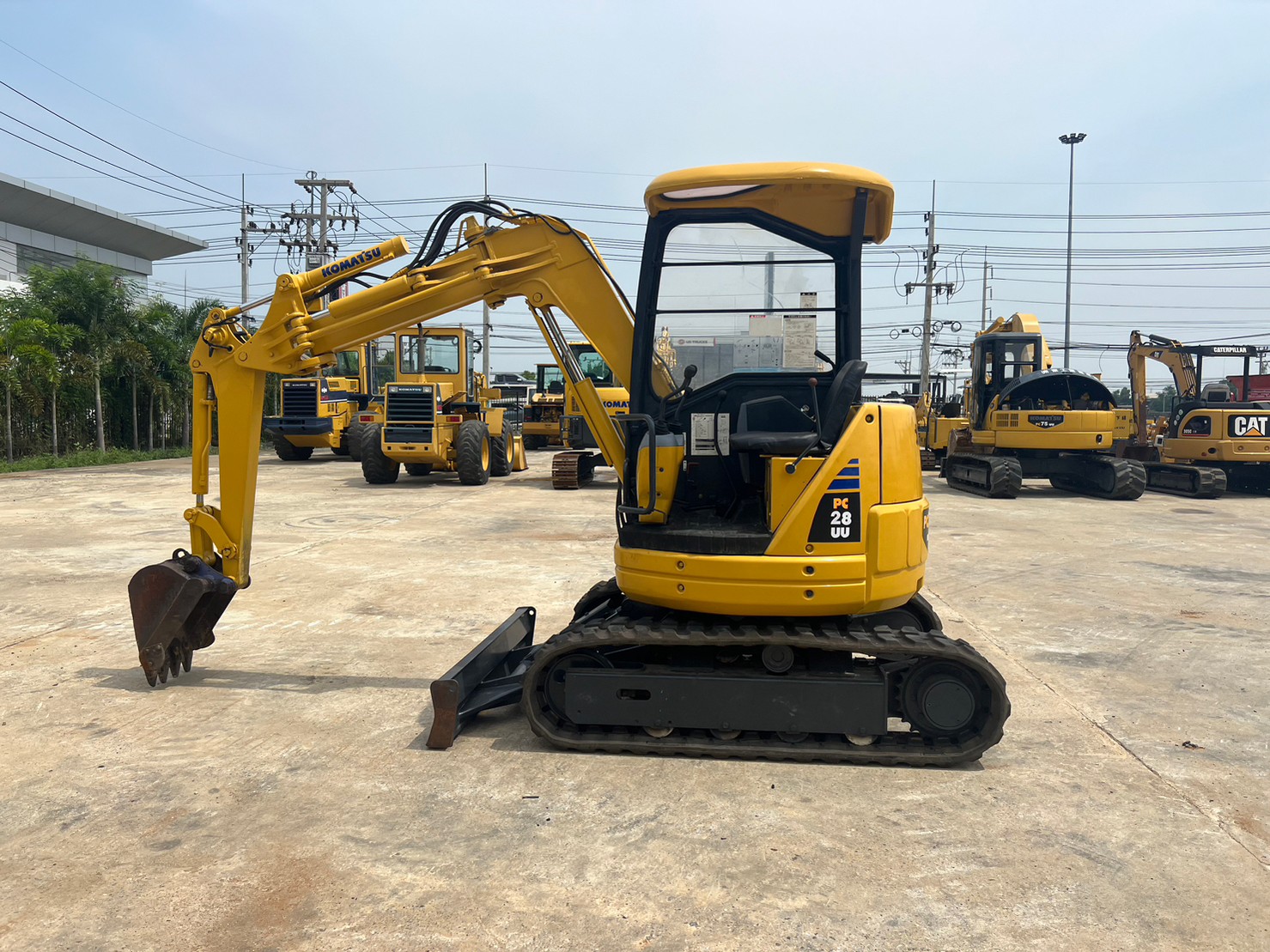 Komatsu PC28UU-2 นำเข้าจากญี่ปุ่น สภาพพร้อมใช้งาน