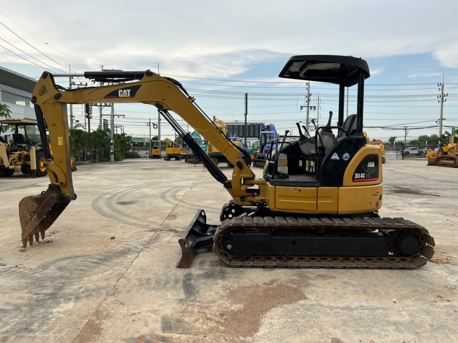 CAT304CCR นำเข้าจากญี่ปุ่น สภาพพร้อมใช้งาน CAT304CCR นำเข้าจากญี่ปุ่น สภาพพร้อมใช้งาน