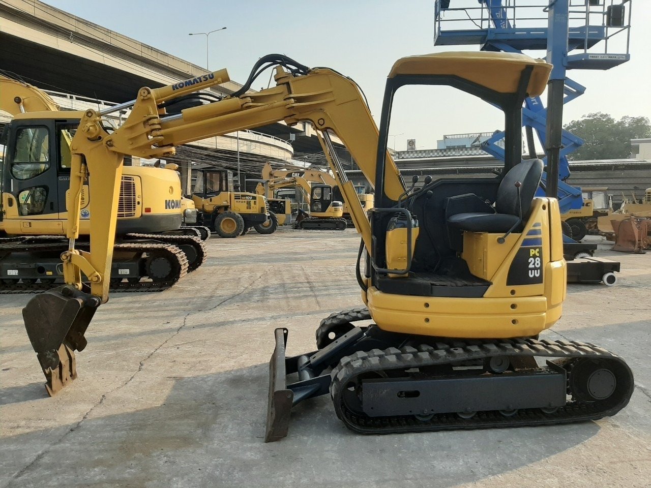 Komatsu PC28UU-2 นำเข้าจากญี่ปุ่น สภาพพร้อมใช้งาน