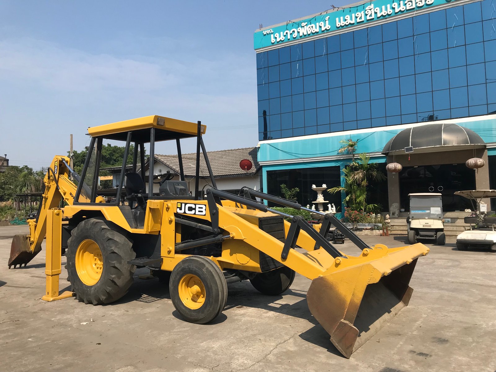 JCB 3CX นำเข้าจากญี่ปุ่น สภาพพร้อมใช้งาน สนใจโทร. 089-0050007 คุณชญานิน หรือ Add LINE ID @sangenjp w