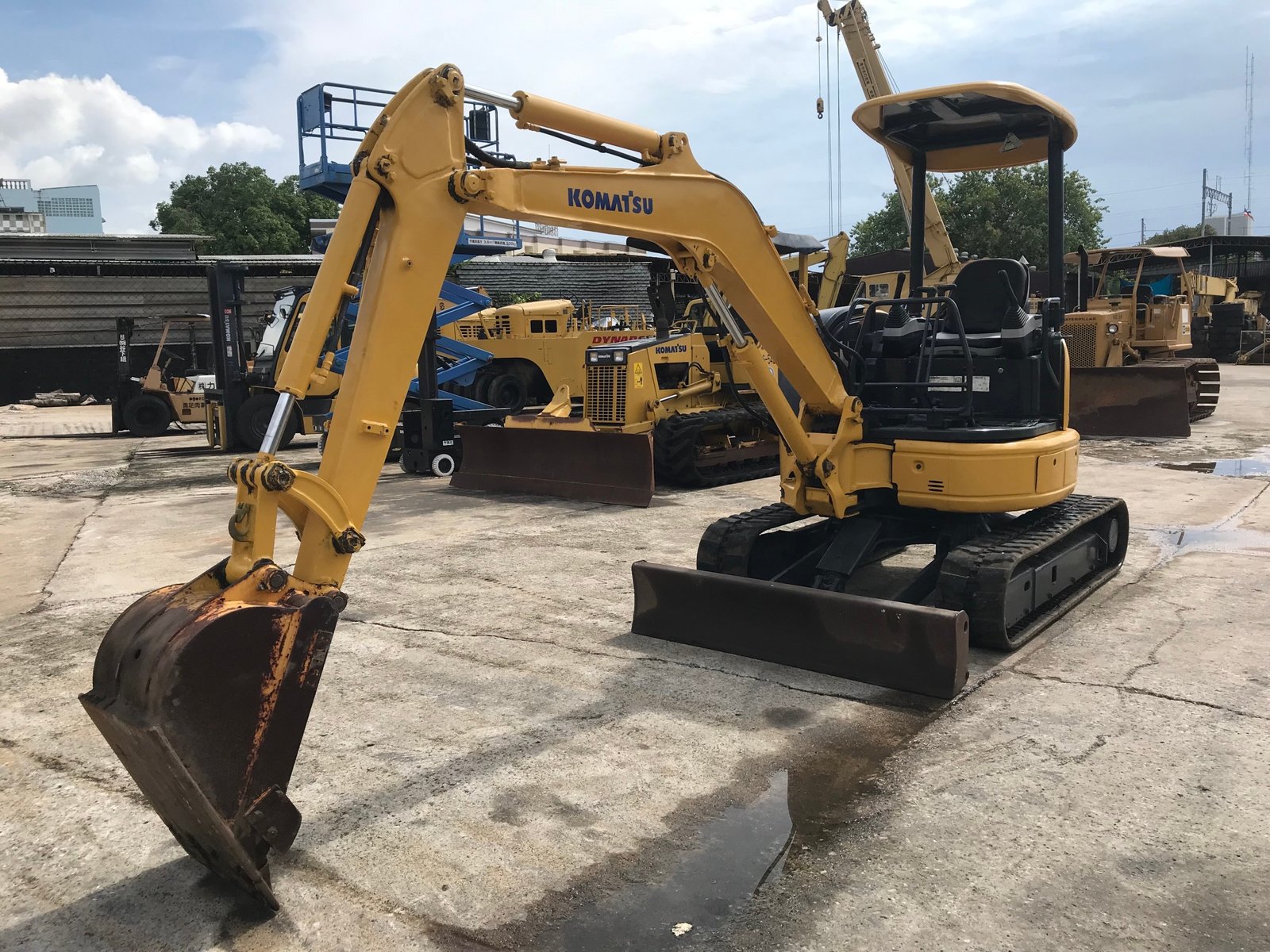 Komatsu PC30MR-2 นำเข้าจากญี่ปุ่น สภาพพร้อมใช้งาน