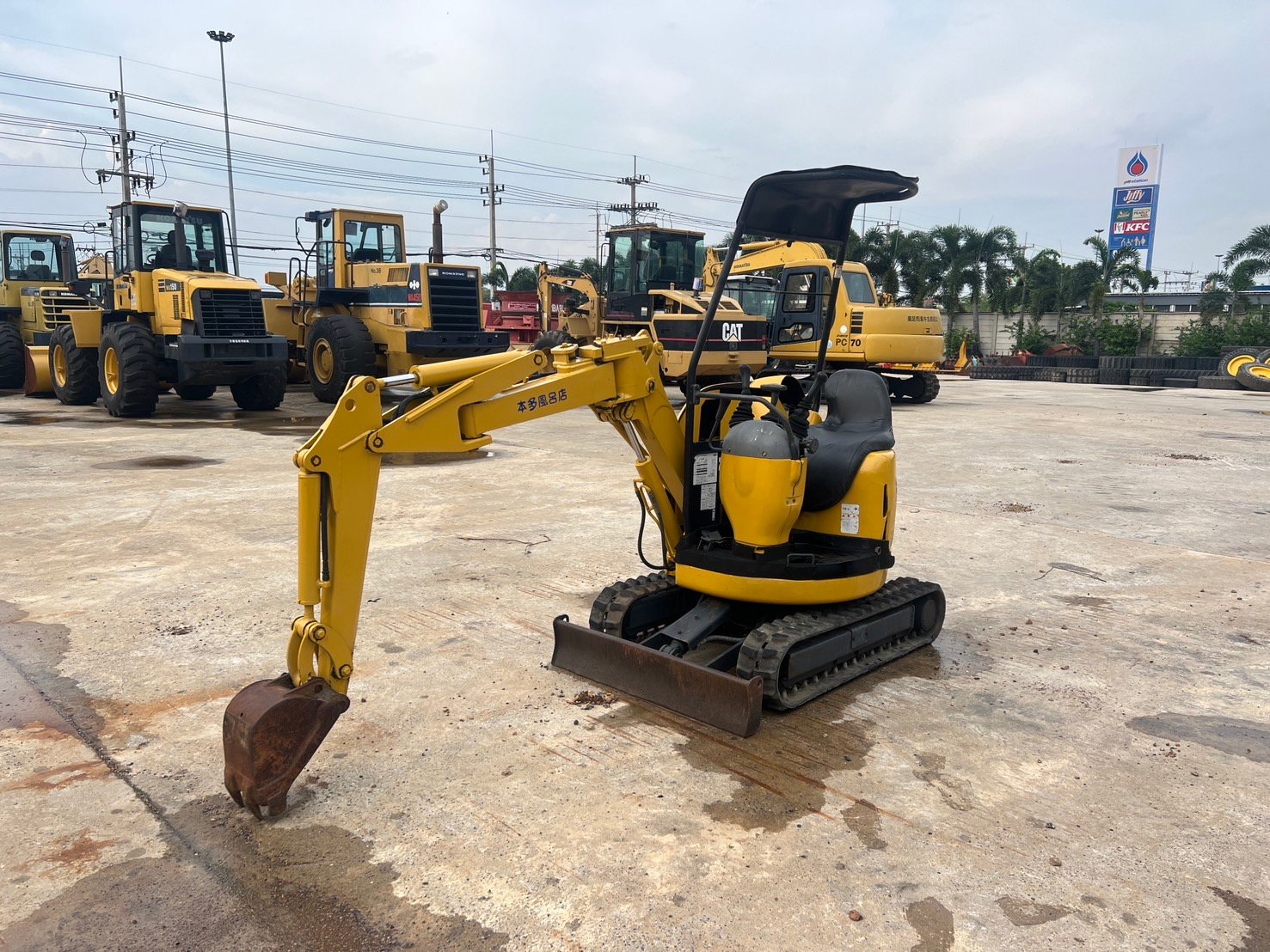 KOMATSU PC08UU-1 นำเข้าจากญี่ปุ่น สภาพพร้อมใช้งาน สนใจโทร. 089-0050007 คุณชญานิน หรือ Add LINE ID @s