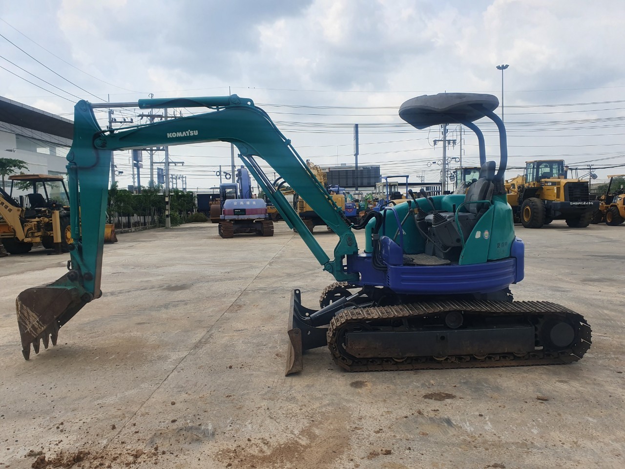 Komatsu PC50FR-1 นำเข้าจากญี่ปุ่น สภาพพร้อมใช้งาน Komatsu PC50FR-1 นำเข้าจากญี่ปุ่น สภาพพร้อมใช้งาน