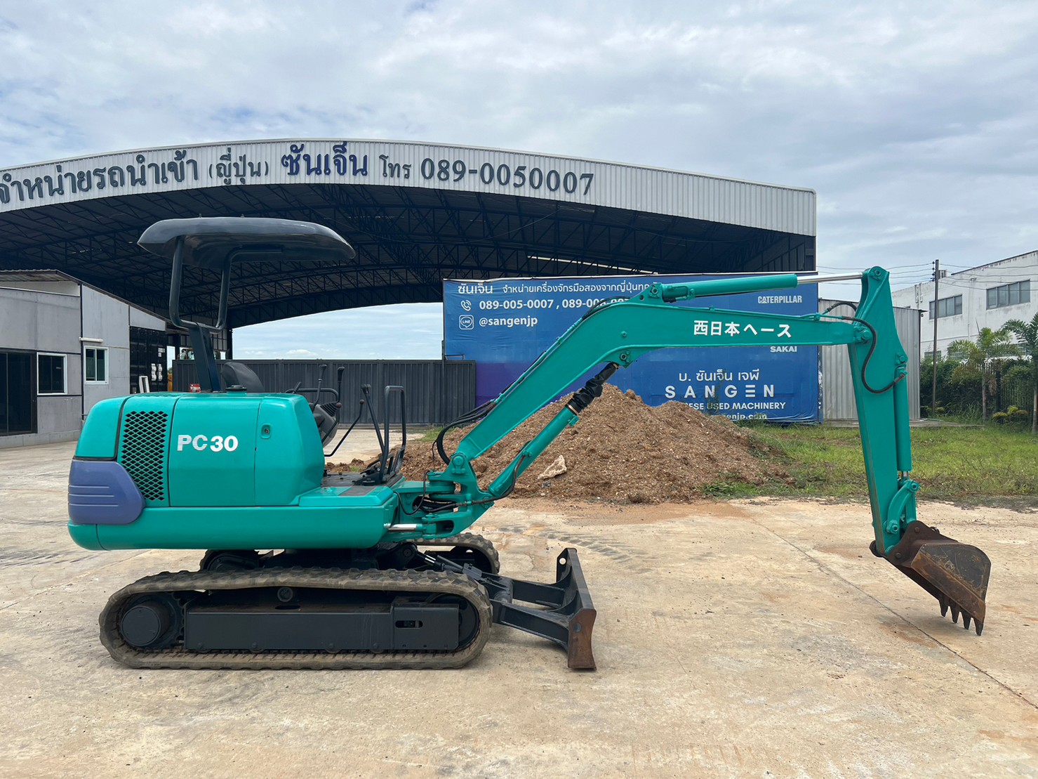 PC30-7นำเข้าจากญี่ปุ่น สภาพพร้อมใช้งาน
 LINE:@sangenjp
www.sangenjp.com www.nmc99.com