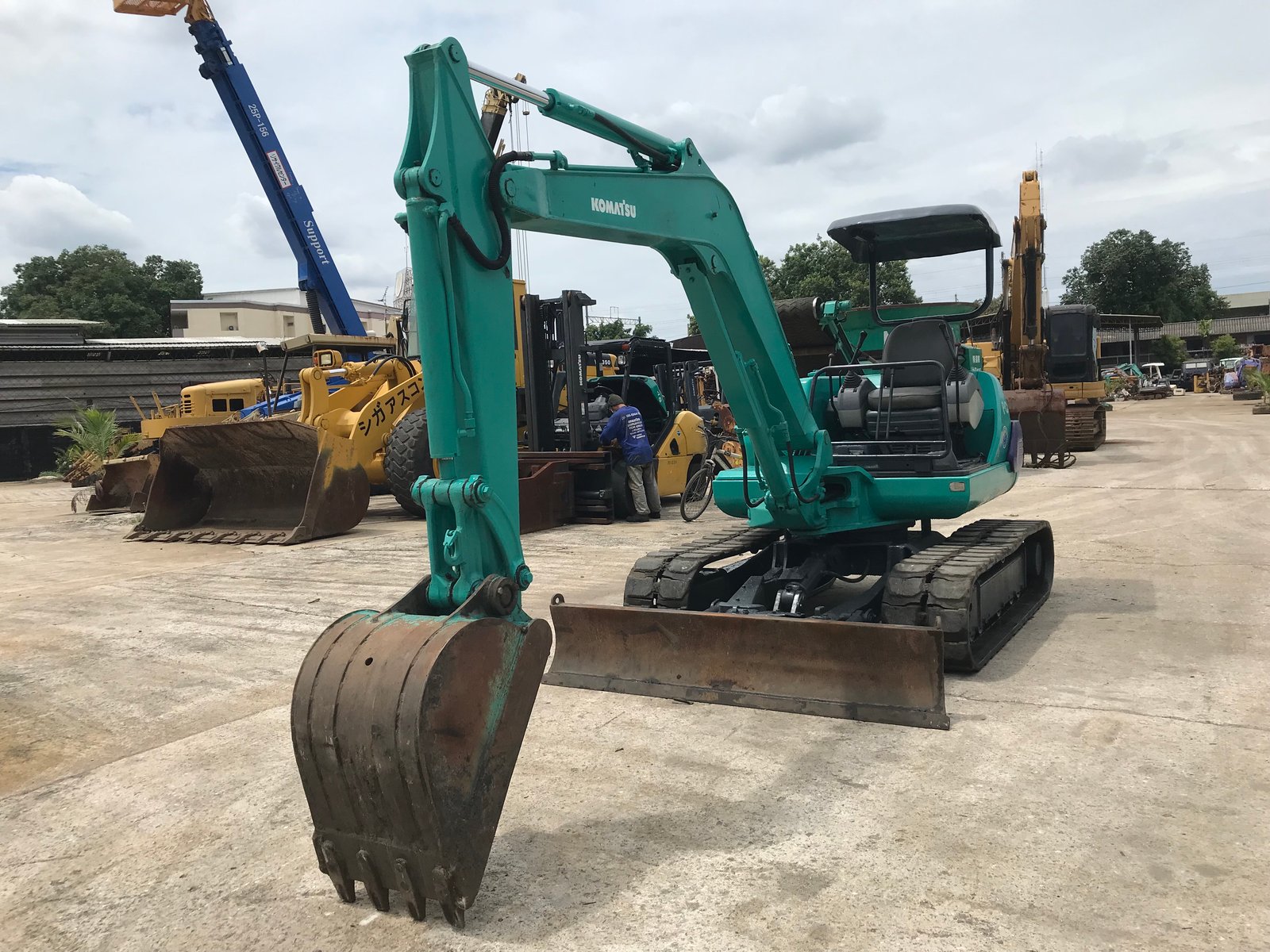 KOMATSU PC40-7 นำเข้าจากญี่ปุ่น สภาพพร้อมใช้งาน LINE ID @sangenjp www.sangenjp.com www.nmc99.com KOMATSU PC40-7 นำเข้าจากญี่ปุ่น สภาพพร้อมใช้งาน LINE ID @sangenjp www.sangenjp.com www.nmc99.com