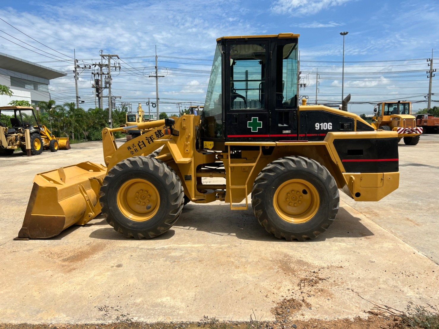 CAT910G นำเข้าจากญี่ปุ่น สภาพพร้อมใช้งาน สนใจโทร. 089-0050007 คุณชญานิน หรือ Add LINE ID @sangenjp w CAT910G นำเข้าจากญี่ปุ่น สภาพพร้อมใช้งาน สนใจโทร. 089-0050007 คุณชญานิน หรือ Add LINE ID @sangenjp w