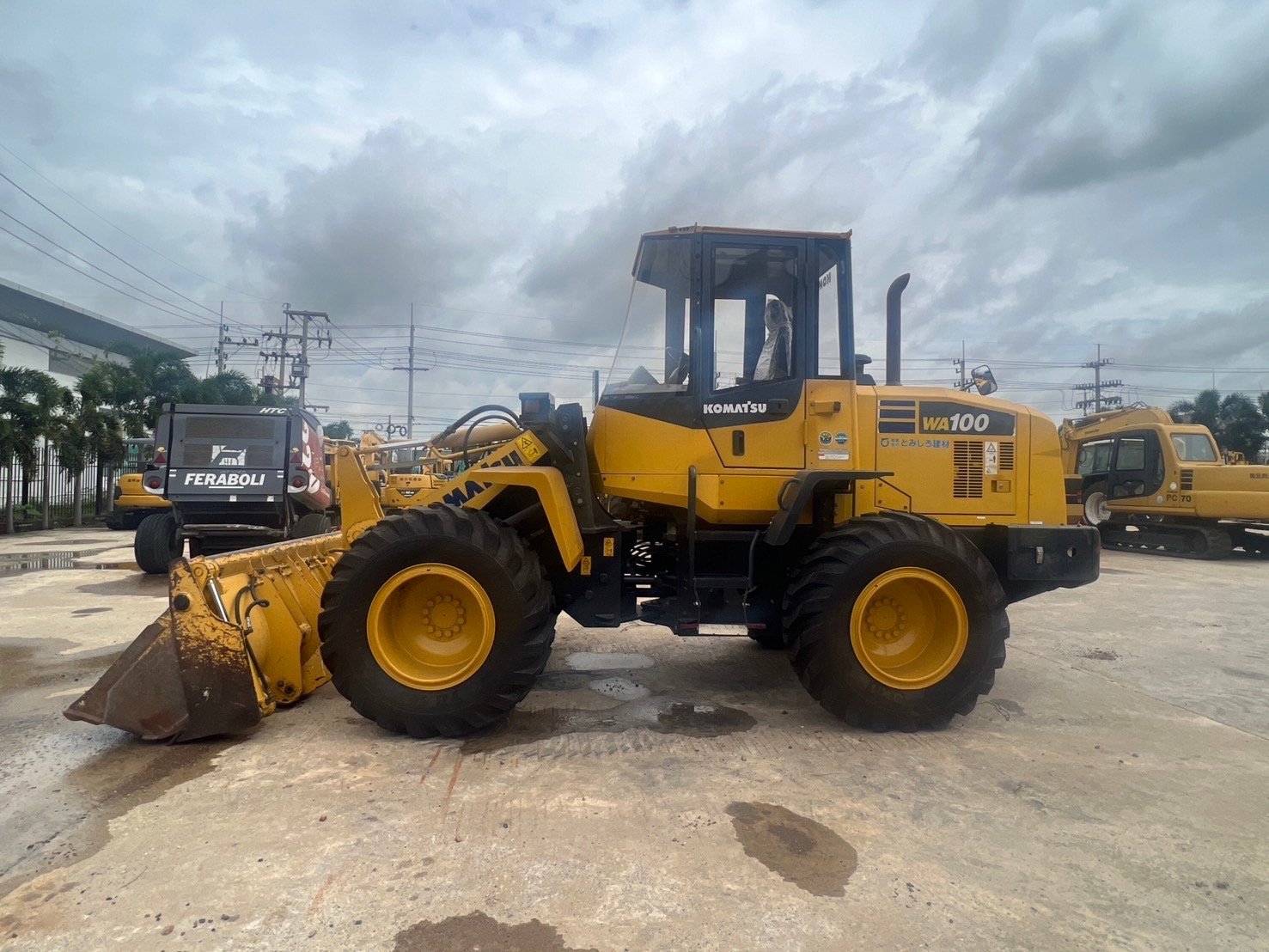 KOMATSU WA100-7 นำเข้าจากญี่ปุ่น สภาพพร้อมใช้งาน สนใจโทร. 089-0050007 คุณชญานิน หรือ Add LINE ID @sa KOMATSU WA100-7 นำเข้าจากญี่ปุ่น สภาพพร้อมใช้งาน สนใจโทร. 089-0050007 คุณชญานิน หรือ Add LINE ID @sa