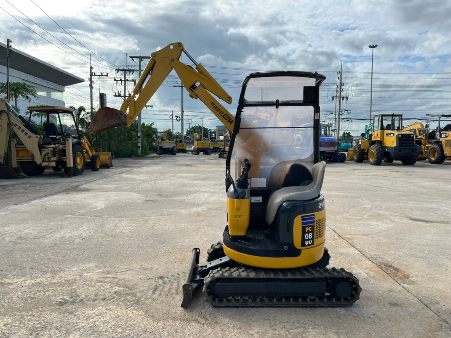 Komatsu pc08uu-1 นำเข้าจากญี่ปุ่น สภาพพร้อมใช้งาน