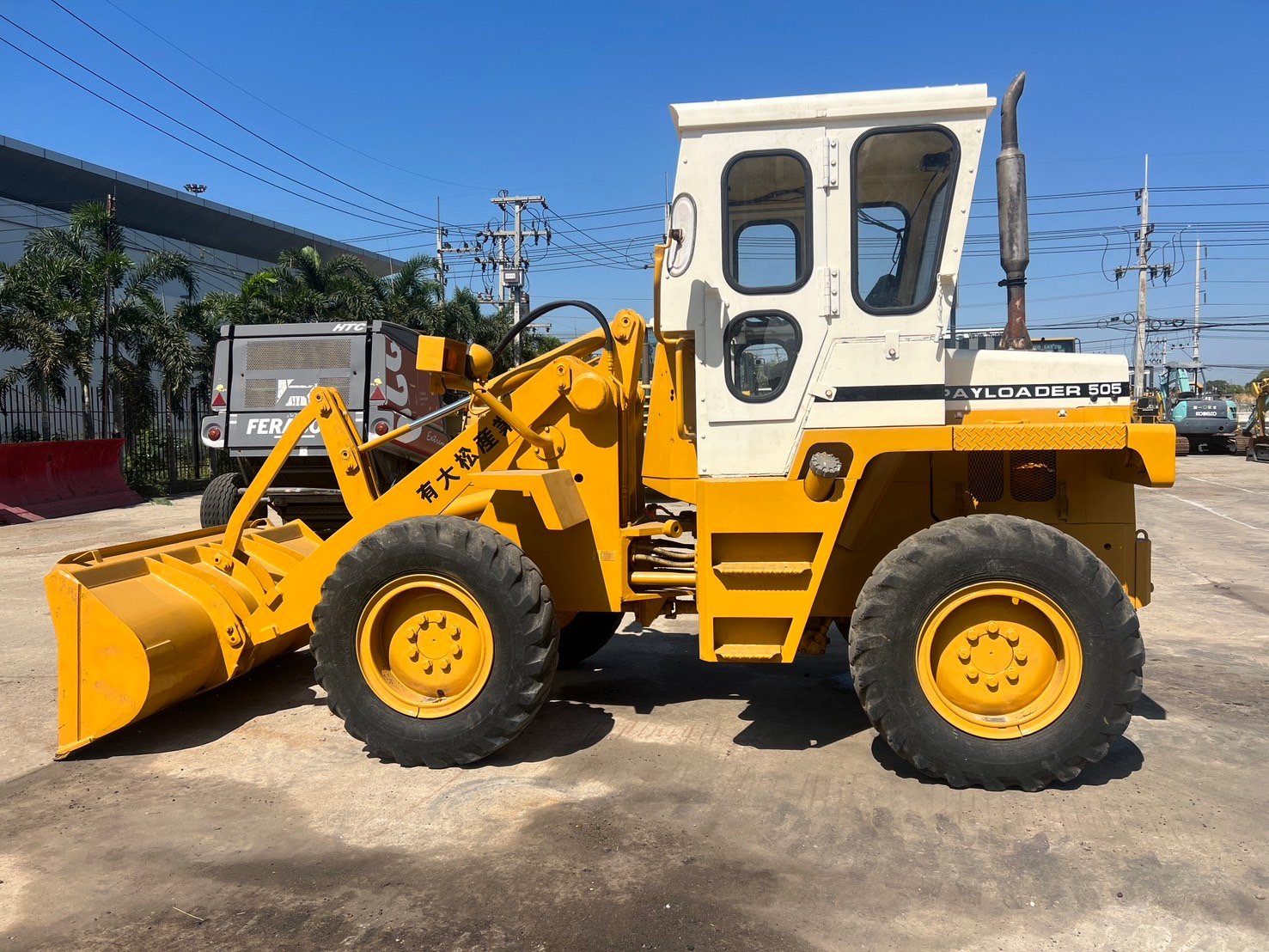 KOMATSU 505 นำเข้าจากญี่ปุ่น สภาพพร้อมใช้งาน สนใจโทร. 089-0050007 คุณชญานิน หรือ Add LINE ID @sangen KOMATSU 505 นำเข้าจากญี่ปุ่น สภาพพร้อมใช้งาน สนใจโทร. 089-0050007 คุณชญานิน หรือ Add LINE ID @sangen
