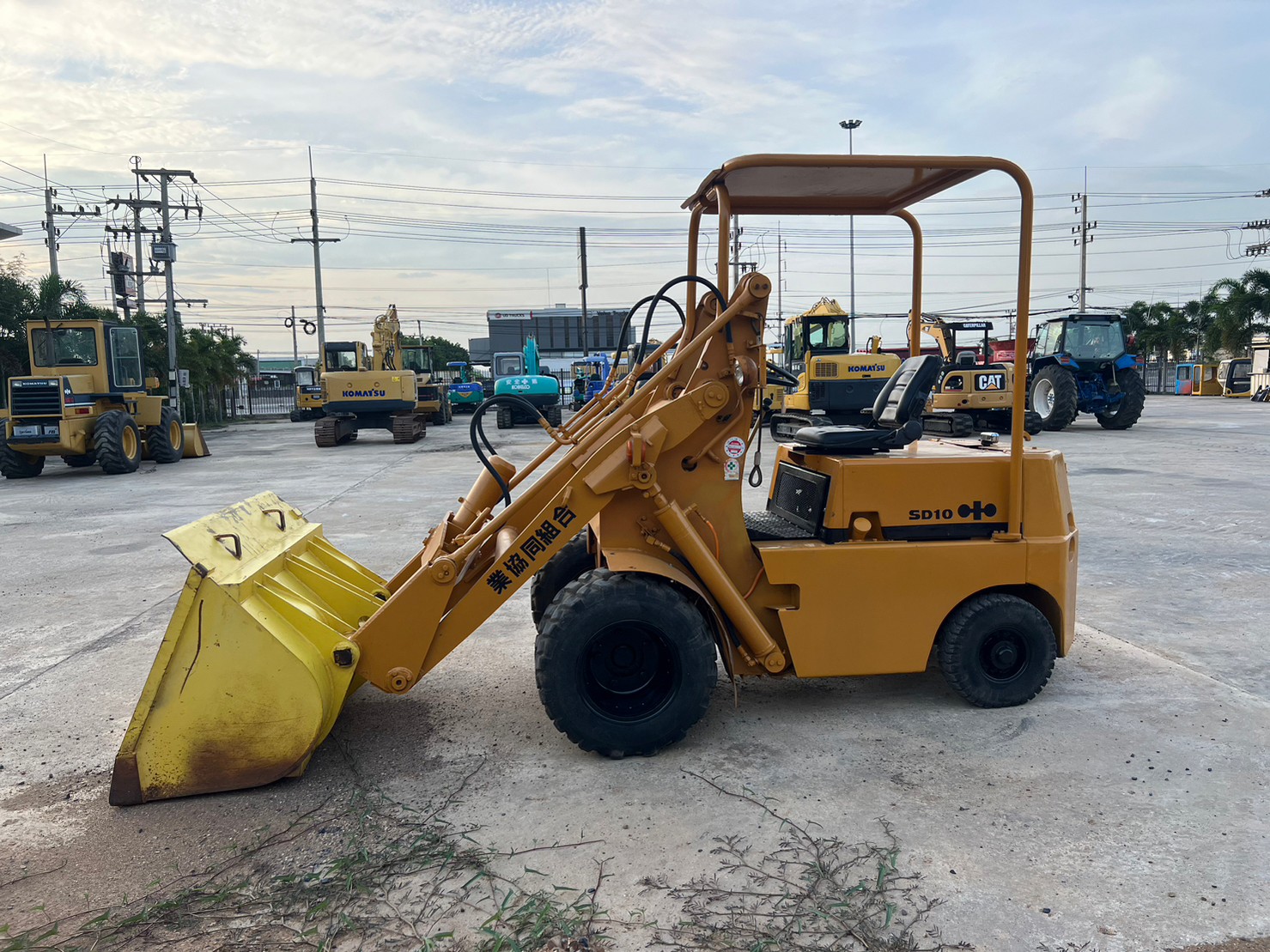 KOMATSU SD10 นำเข้าจากญี่ปุ่น สภาพพร้อมใช้งาน สนใจโทร. 089-0050007 คุณชญานิน หรือ Add LINE ID @sange KOMATSU SD10 นำเข้าจากญี่ปุ่น สภาพพร้อมใช้งาน สนใจโทร. 089-0050007 คุณชญานิน หรือ Add LINE ID @sange
