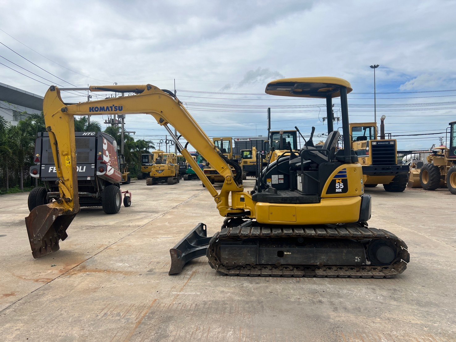 KOMATSU PC55MR-3 นำเข้าจากญี่ปุ่น สภาพพร้อมใช้งาน สนใจโทร. 089-0050007 คุณชญานิน หรือ Add LINE ID @s KOMATSU PC55MR-3 นำเข้าจากญี่ปุ่น สภาพพร้อมใช้งาน สนใจโทร. 089-0050007 คุณชญานิน หรือ Add LINE ID @s