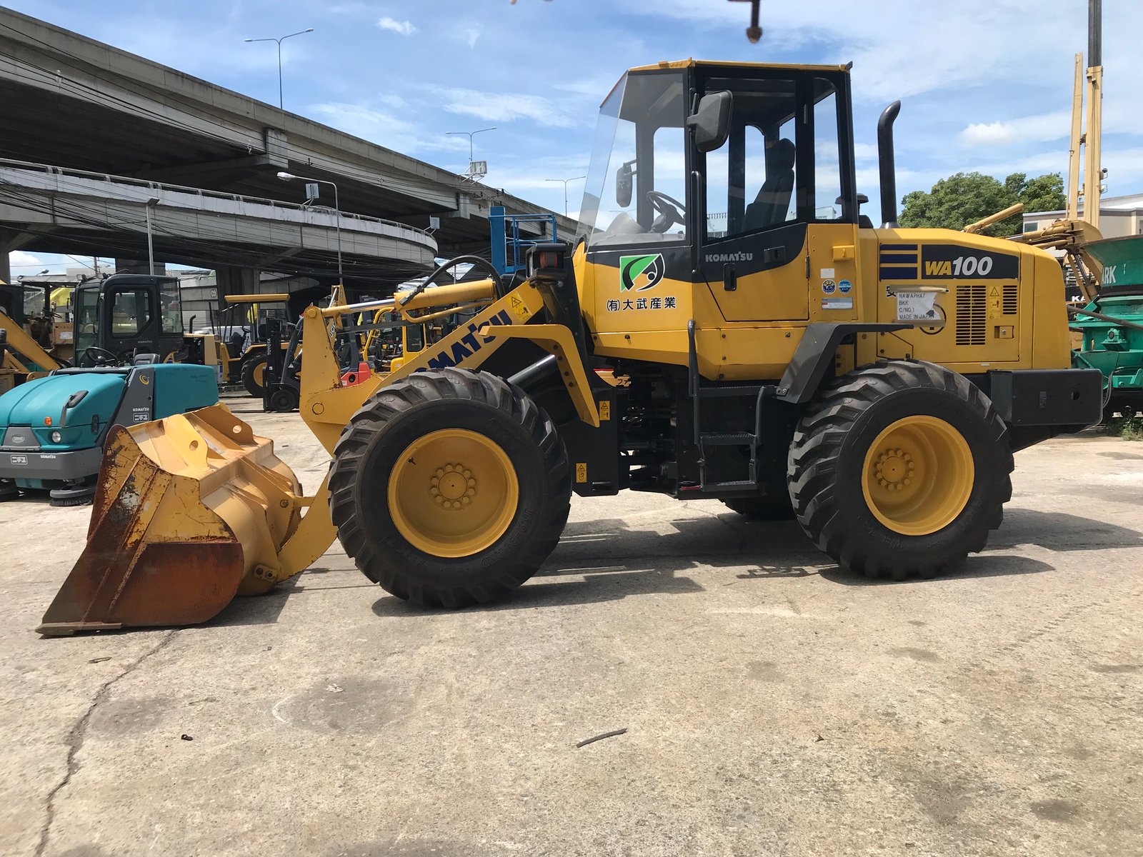 KOMATSU WA100-7 นำเข้าจากญี่ปุ่น สภาพพร้อมใช้งาน สนใจโทร. 089-0050007 คุณชญานิน หรือ Add LINE ID @sa KOMATSU WA100-7 นำเข้าจากญี่ปุ่น สภาพพร้อมใช้งาน สนใจโทร. 089-0050007 คุณชญานิน หรือ Add LINE ID @sa