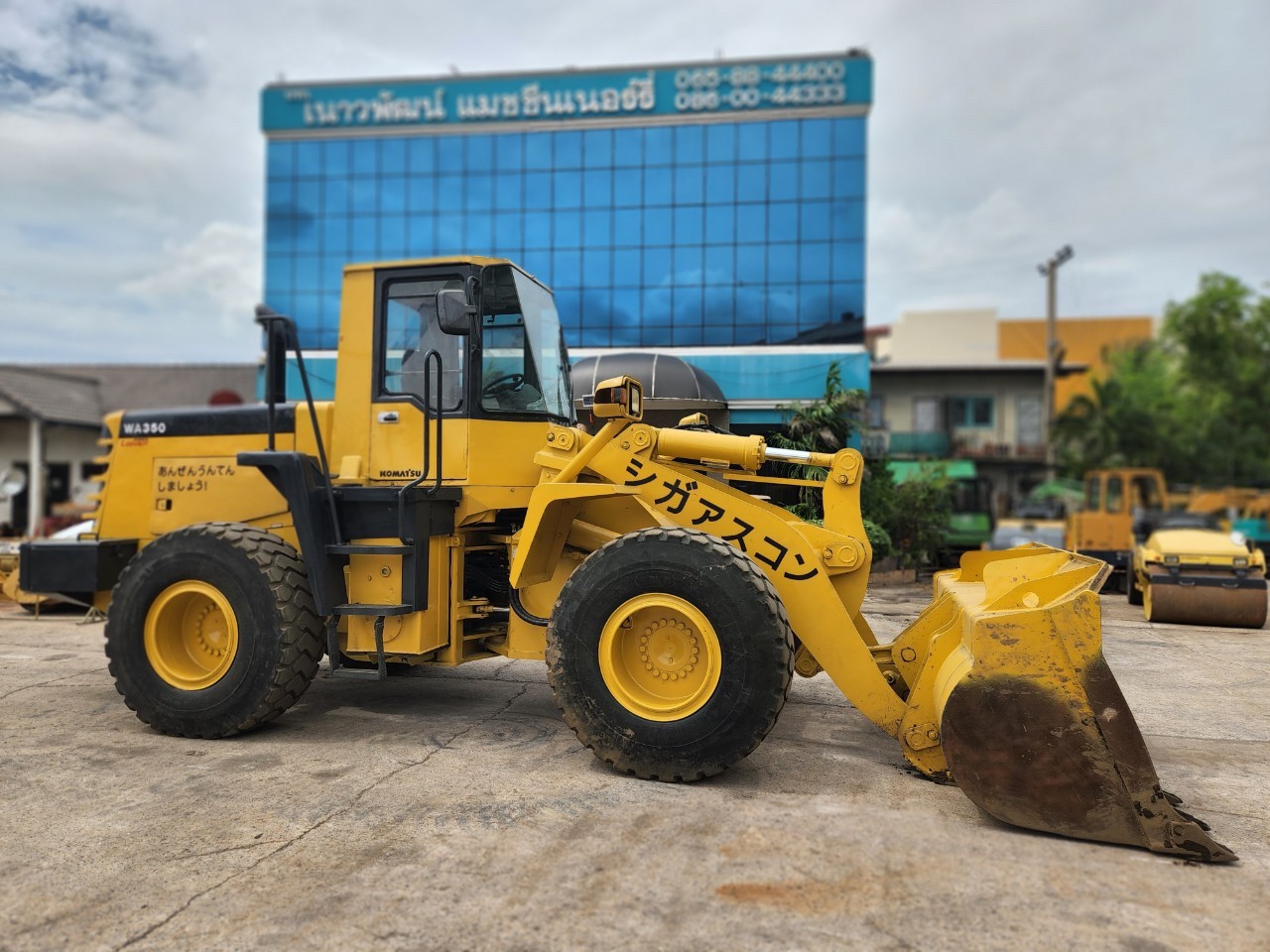 KOMATSU WA350-3 นำเข้าจากญี่ปุ่น สภาพพร้อมใช้งาน สนใจโทร. 089-0050007 คุณชญานิน หรือ Add LINE ID @sa