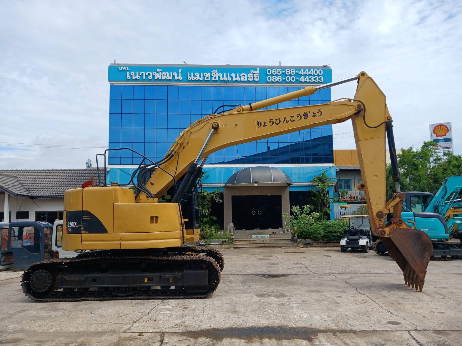 CAT320D นำเข้าจากญี่ปุ่น สภาพพร้อมใช้งาน สนใจโทร. 089-0050007 คุณชญานิน หรือ Add LINE ID @sangenjp w