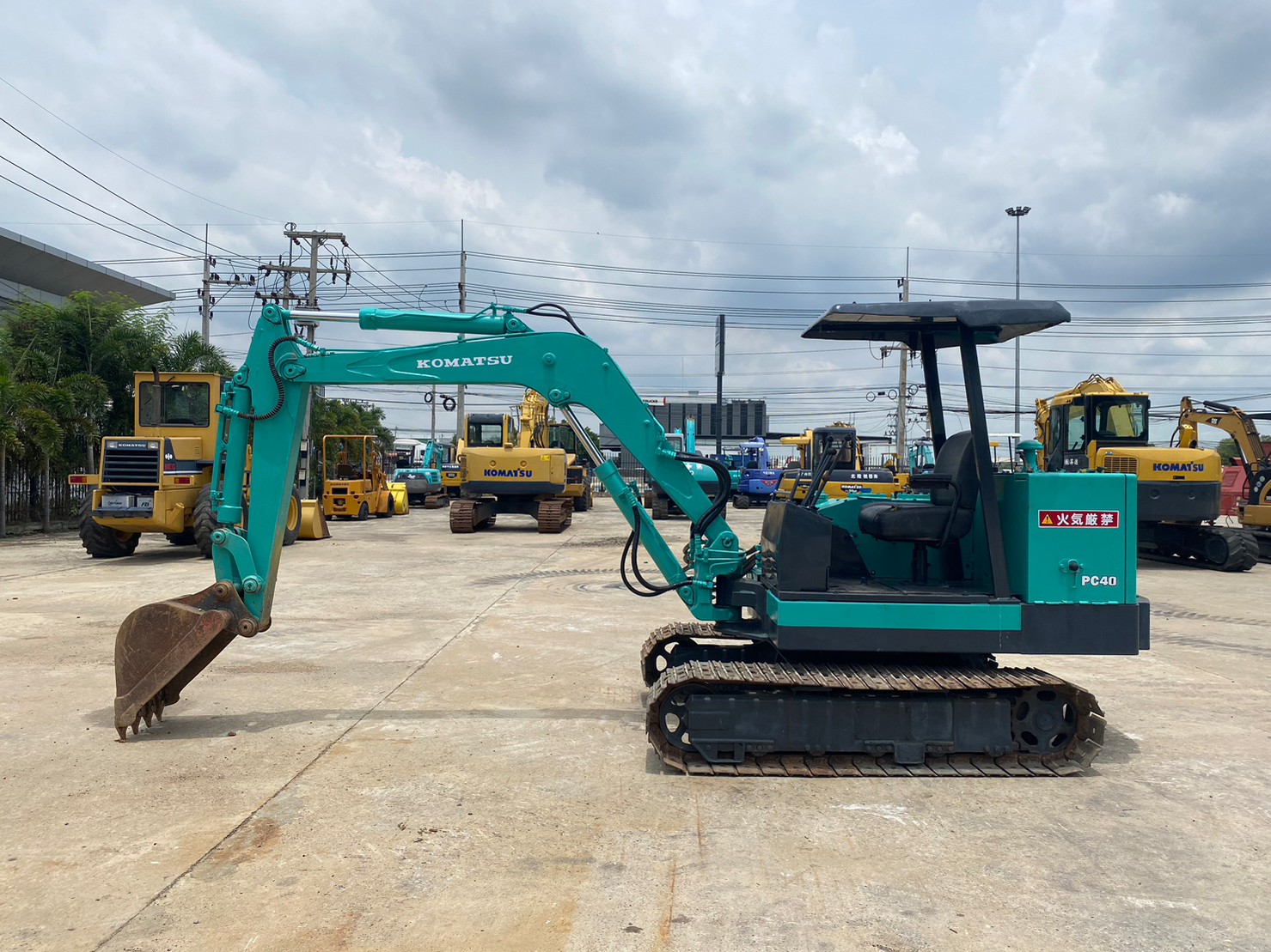 PC40-1 นำเข้าจากญี่ปุ่น สภาพพร้อมใช้งาน
 LINE:@sangenjp 
www.sangenjp.com www.nmc99.com