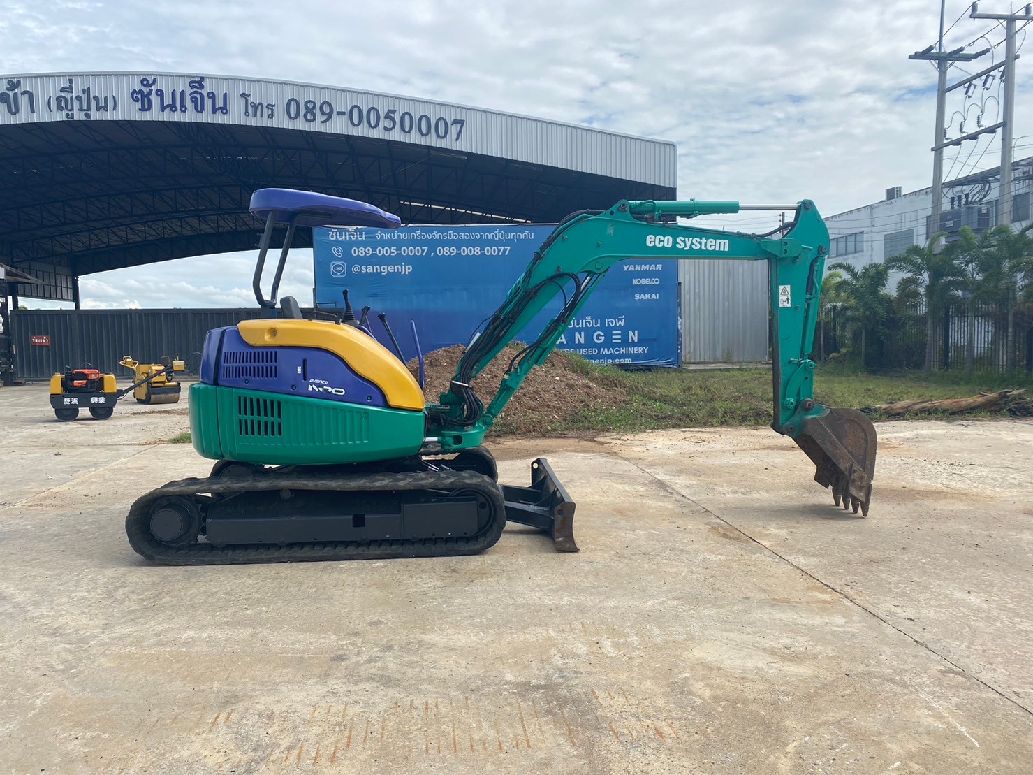KOMATSU PC40MR-1 นำเข้าจากญี่ปุ่น สภาพพร้อมใช้งาน สนใจโทร. 089-0050007 คุณชญานิน หรือ Add LINE ID @s