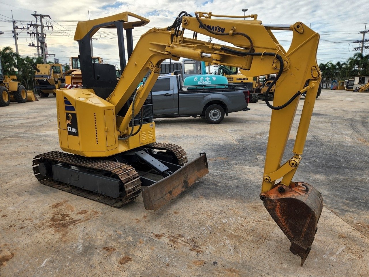 Komatsu PC12UU-1 นำเข้าจากญี่ปุ่น สภาพพร้อมใช้งาน ID @sangenjp www.sangenjp.com www.nmc99.com