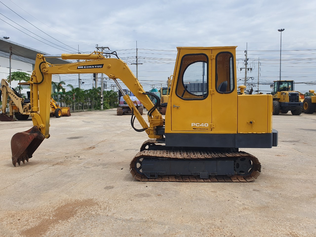 KOMATSU PC40-1 นำเข้าจากญี่ปุ่น สภาพพร้อมใช้งาน LINE ID @sangenjp www.sangenjp.com www.nmc99.com