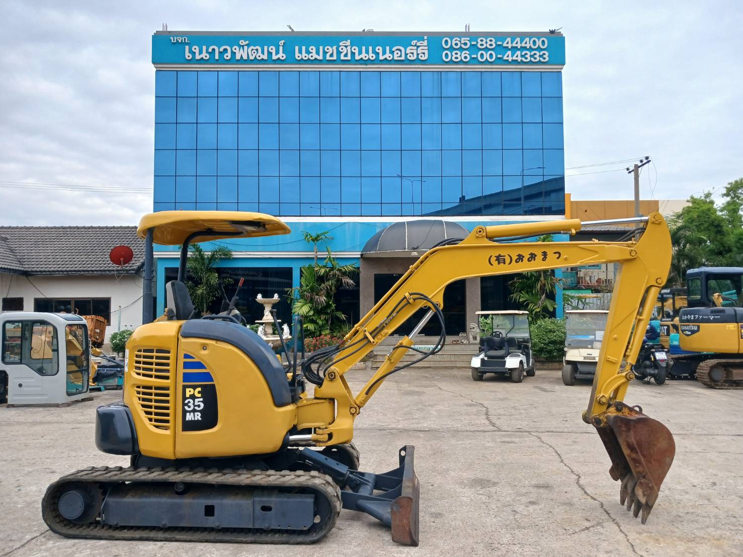 KOMATSU PC35MR-2 นำเข้าจากญี่ปุ่น สภาพพร้อมใช้งาน สนใจโทร. 089-0050007 คุณชญานิน หรือ Add LINE ID @s