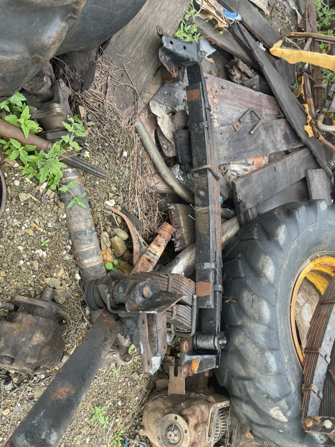 แหนบ NPR คู่หน้า 3800 บาท คู่หลัง 6500 บาท