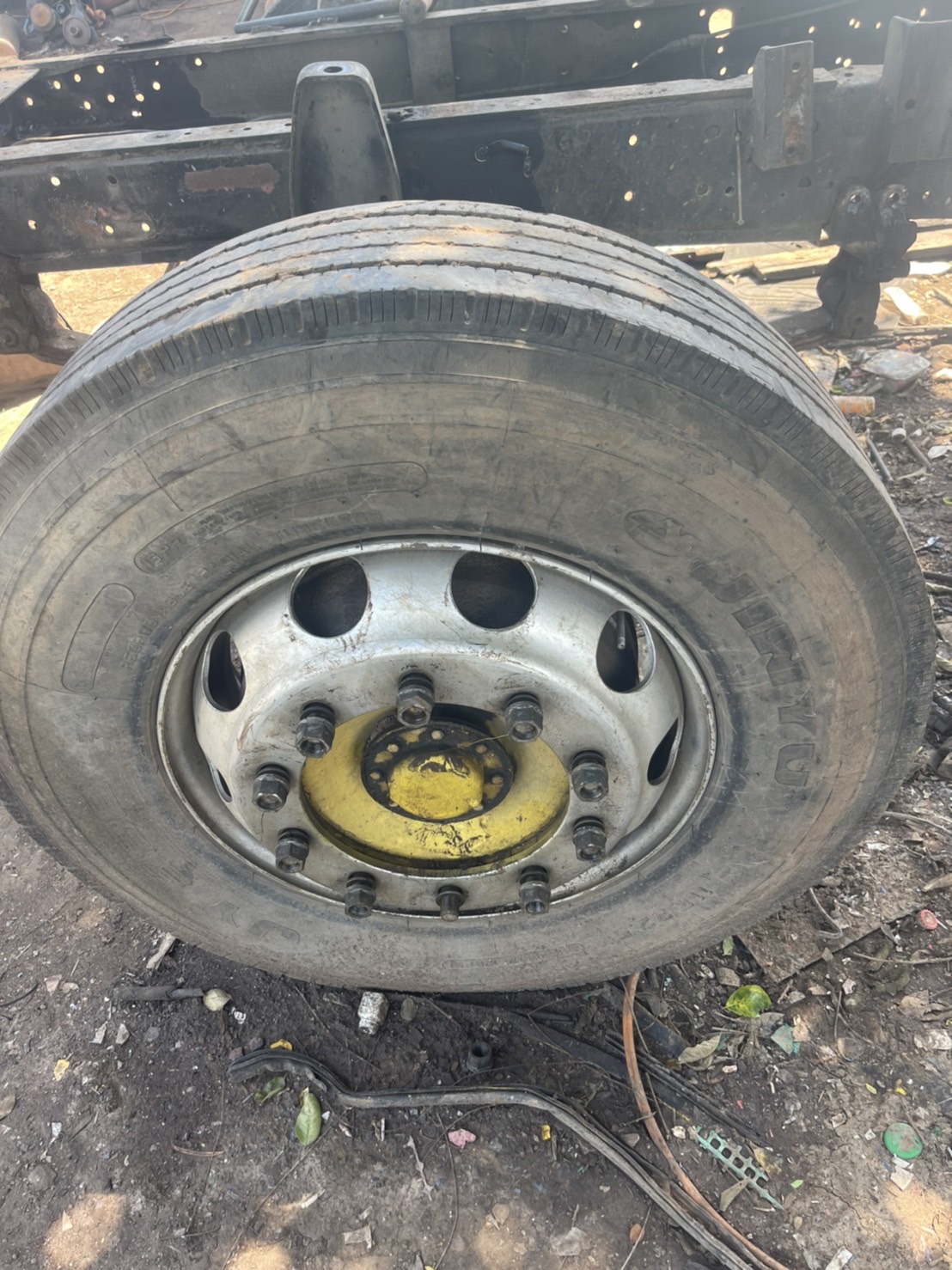 คานหน้า 10 น็อต พร้อมยางเรเดียน สดือ26 นิ้วแปลงใส่ ร็อกกี้ 6ล้อ