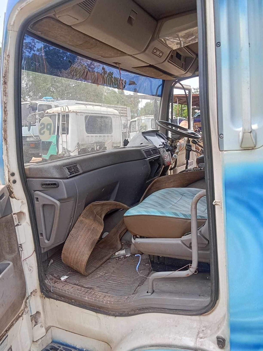 หัว HINO พร้อมอุปกรณ์ 29000 บาท