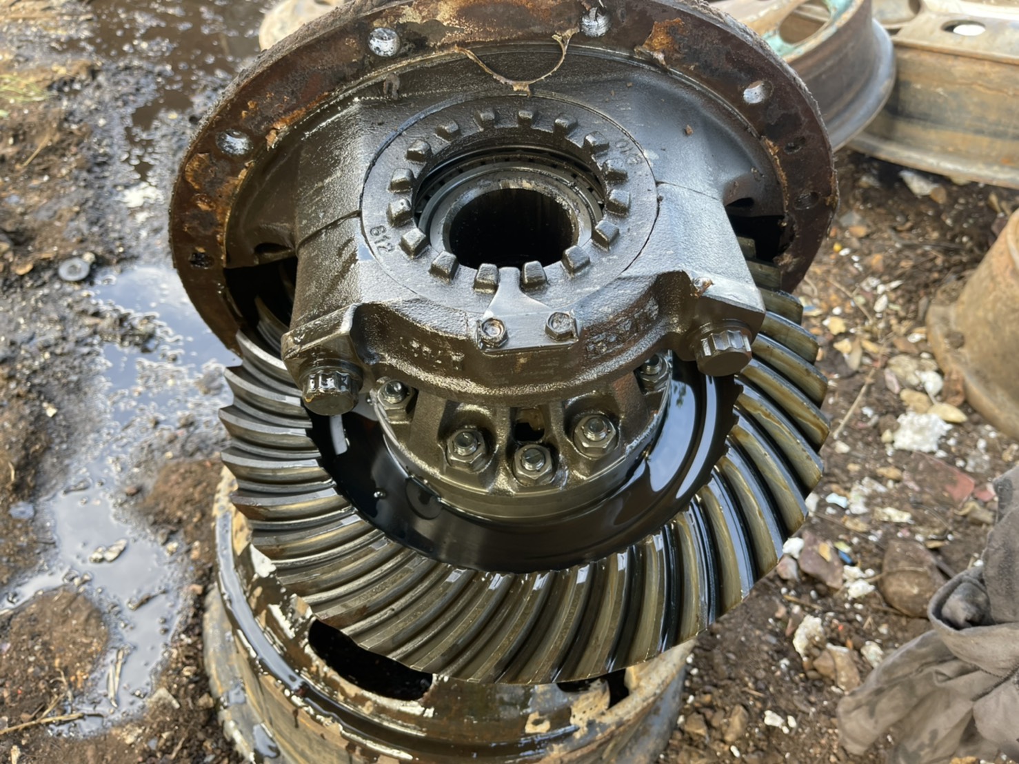 เพลา ISUZU 240 ลูกหน้า เพลาเดียว เฟื่อง 7-39 เพลา ISUZU 240 ลูกหน้า เพลาเดียว เฟื่อง 7-39