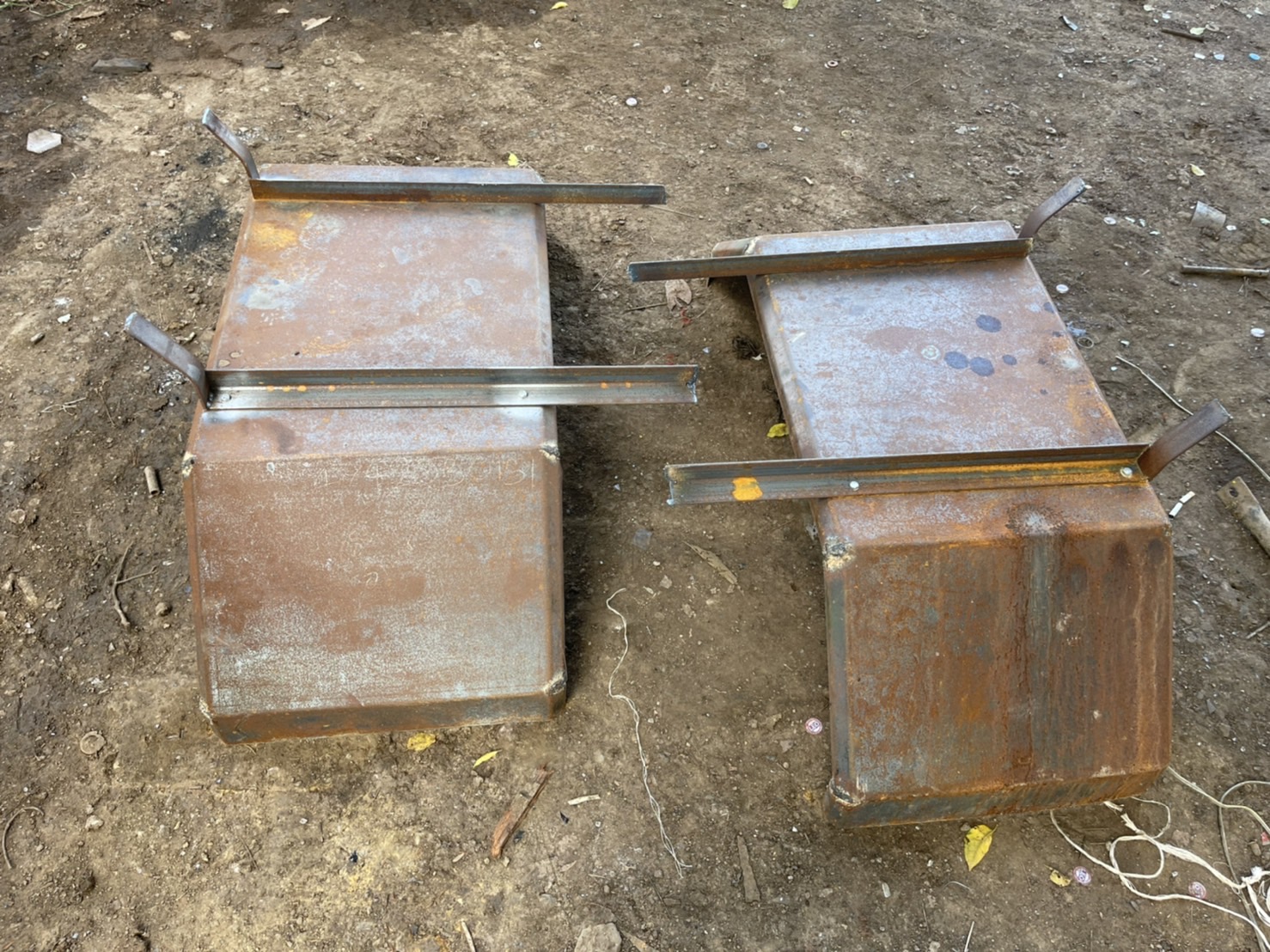 บังโครน 6 ล้อ 1 คู่ 3800 บาท