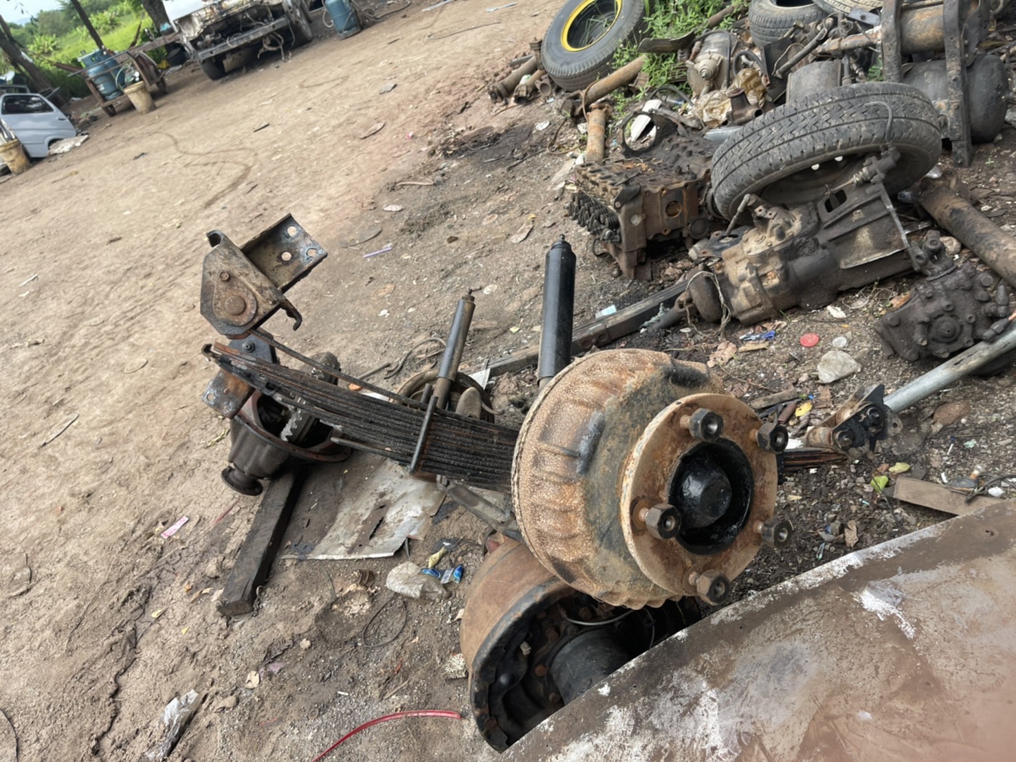 คานหน้า ISUZU NPR110 10000 บาท พร้อมแหนบ 5 น็อต