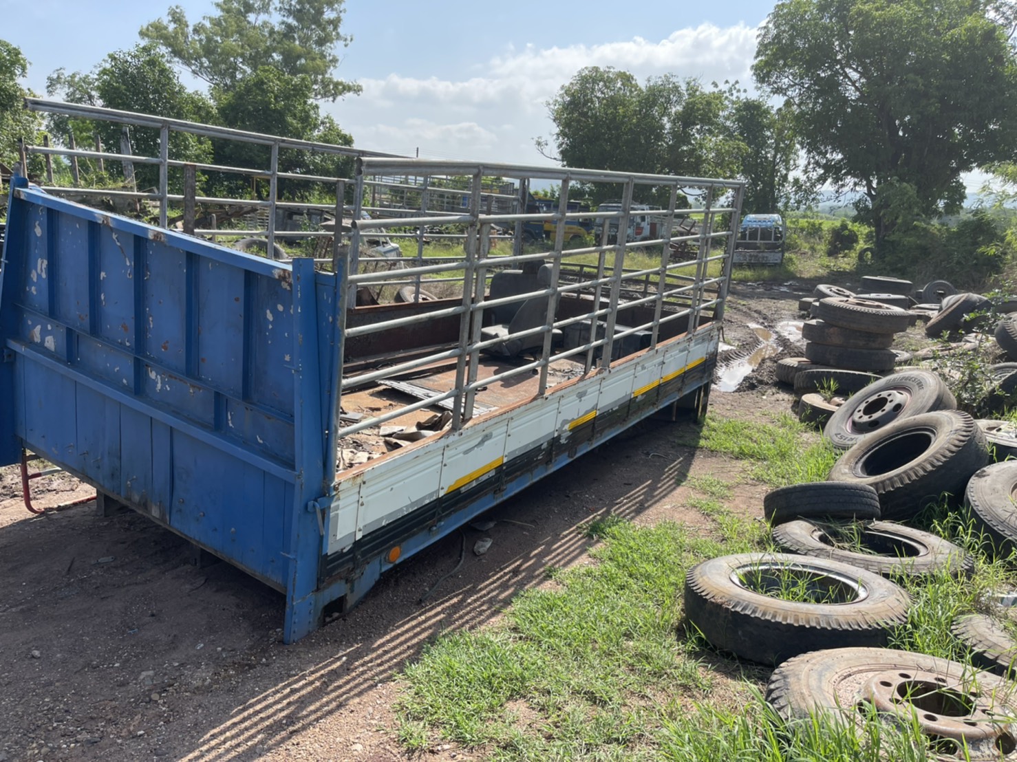 กระบ 6 ล้อพร้อมใช้งาน กระบ 6 ล้อพร้อมใช้งาน