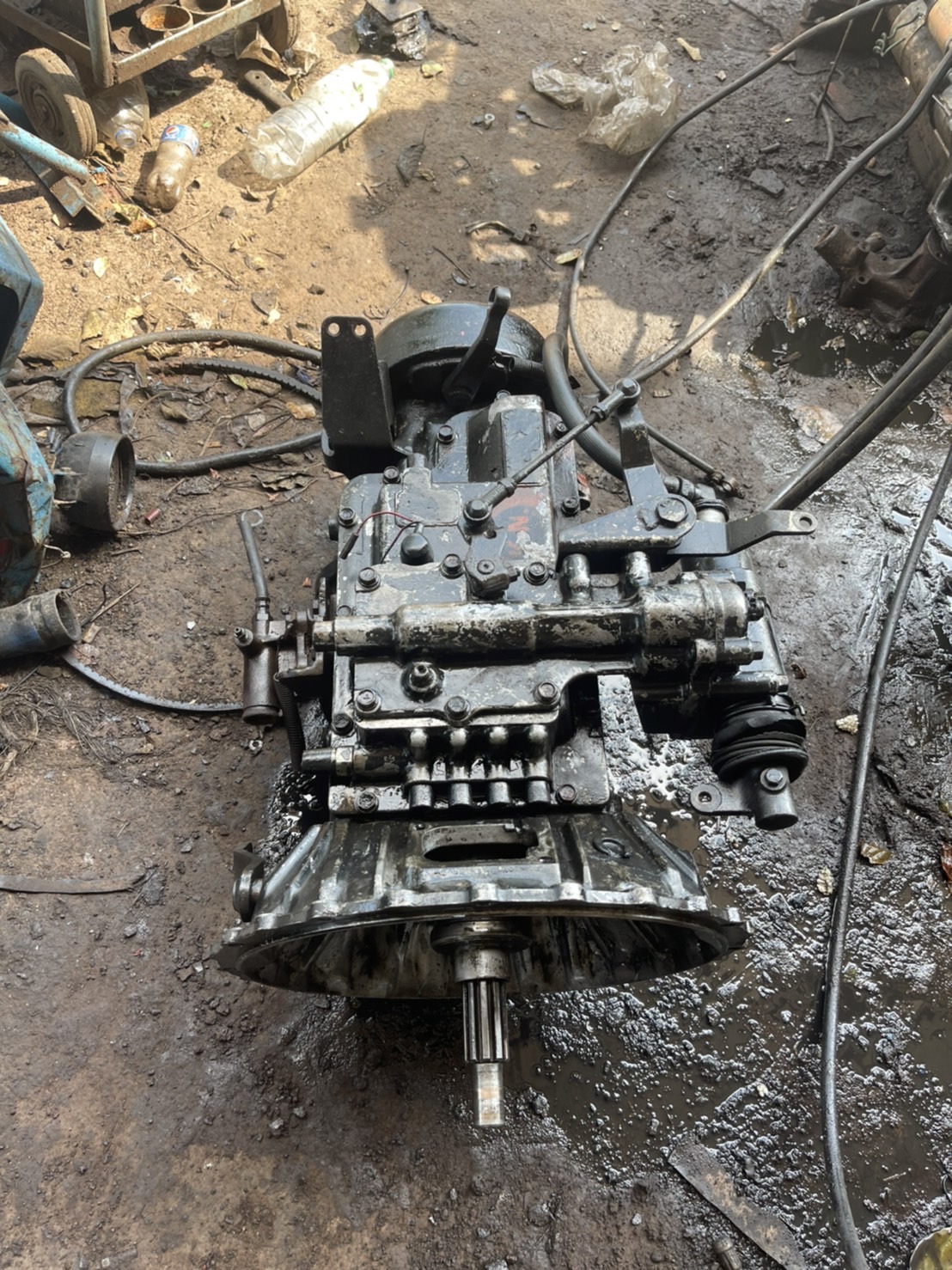 เกียร์ ISUZUร็อกกี้ 7 เกียร์ถอย 7 รอบ2 26000 บาท พร้อมใช้งาน